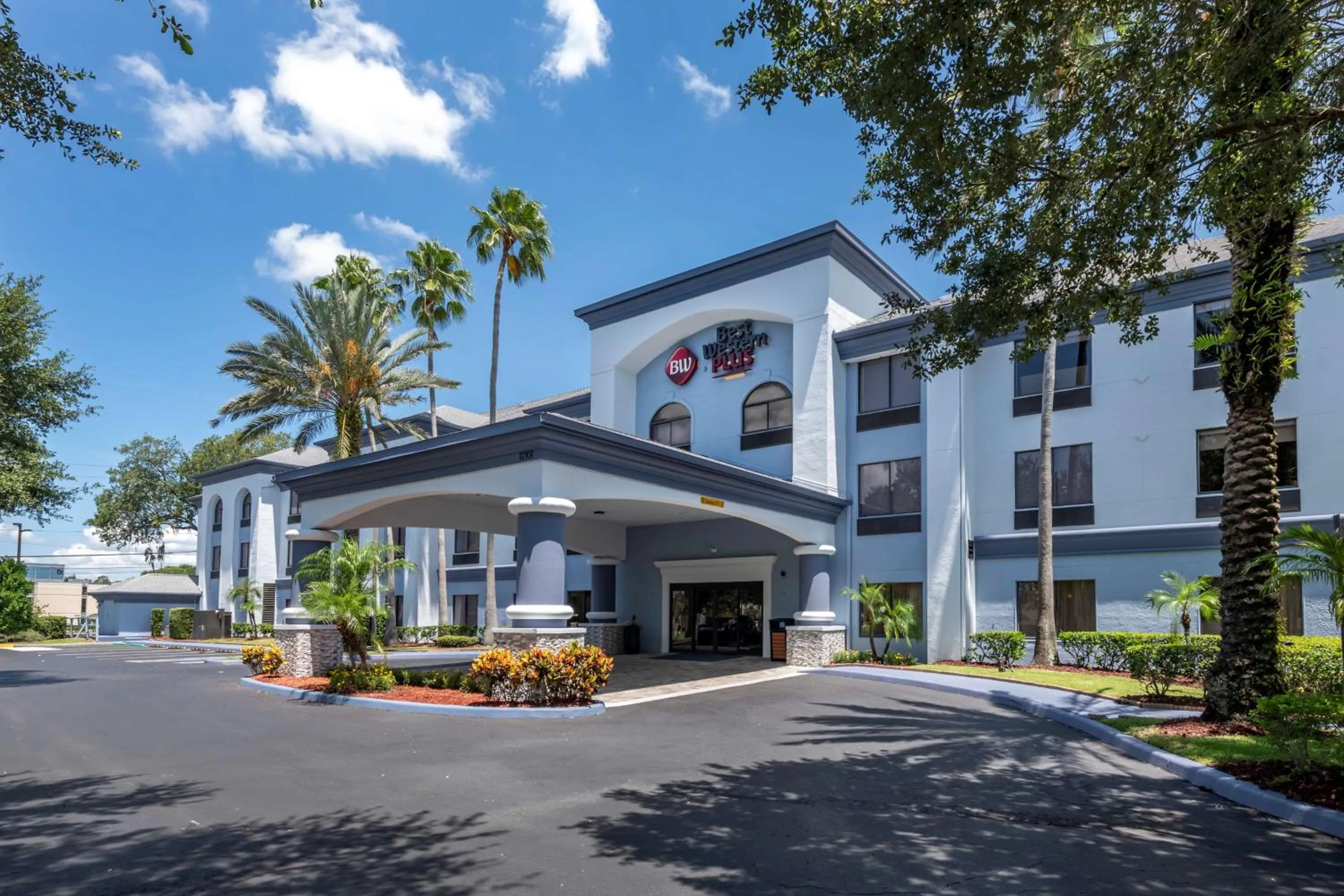 Property building in Best Western Plus Orlando East - UCF Area