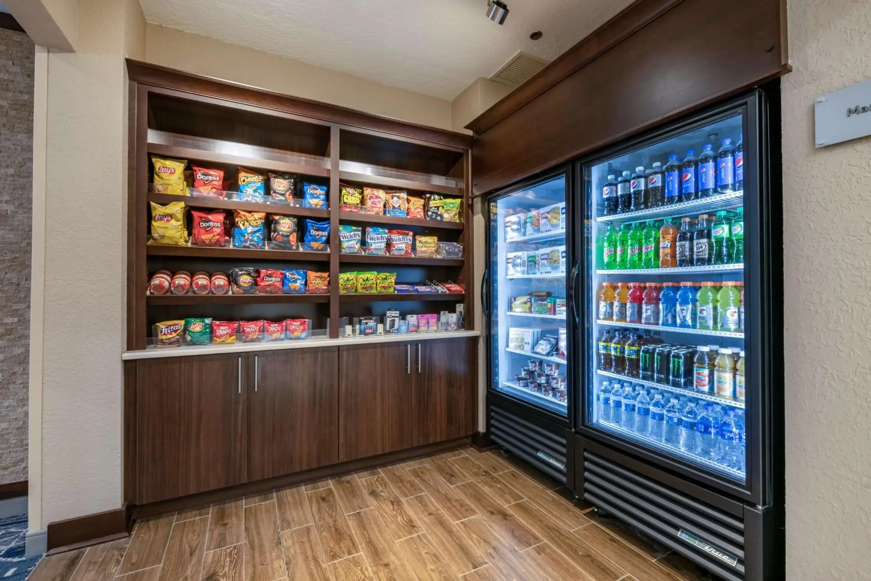 Property building in Best Western Plus Orlando East - UCF Area Property building in Best Western Plus Orlando East - UCF Area