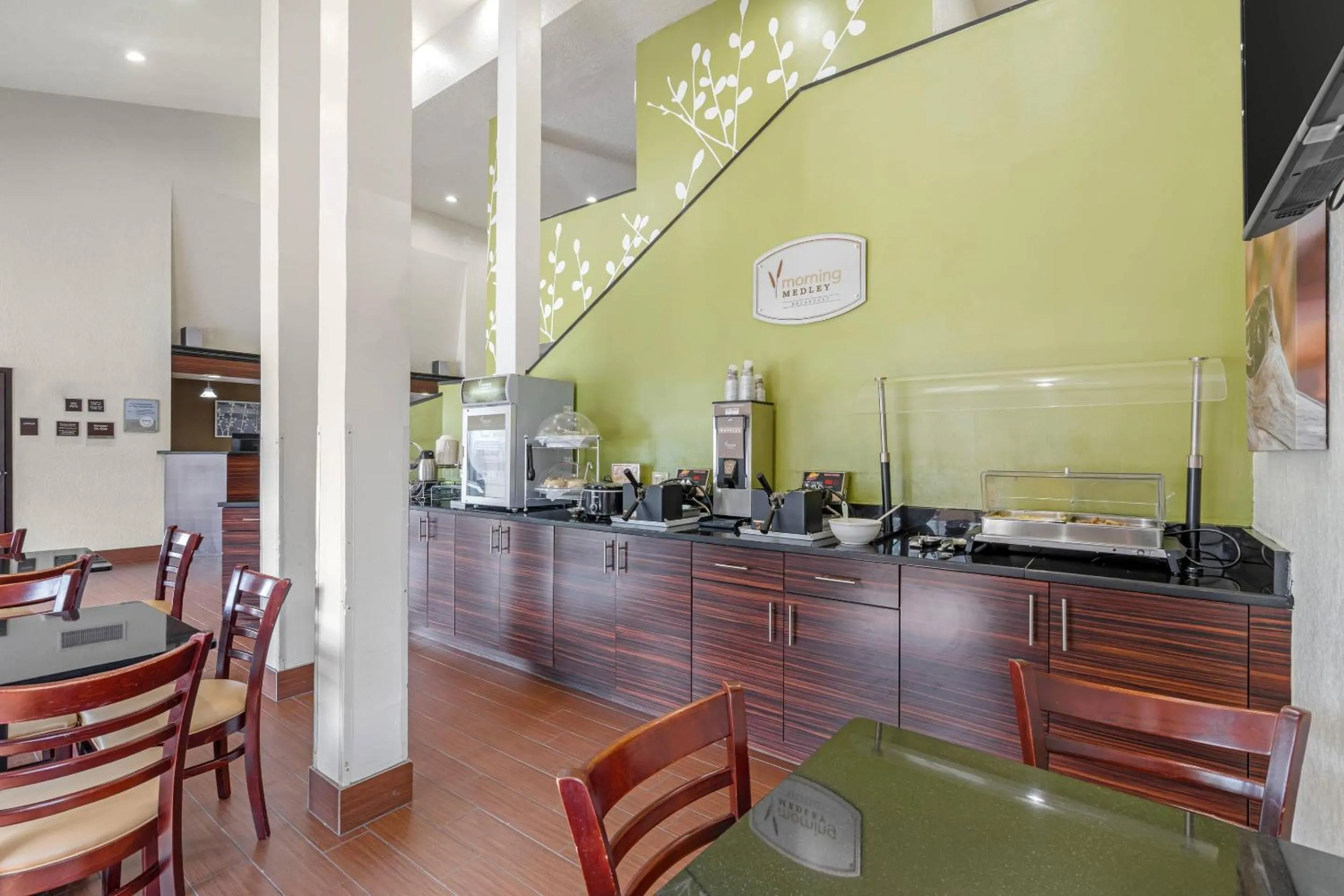 Breakfast in Sleep Inn near Busch Gardens - USF