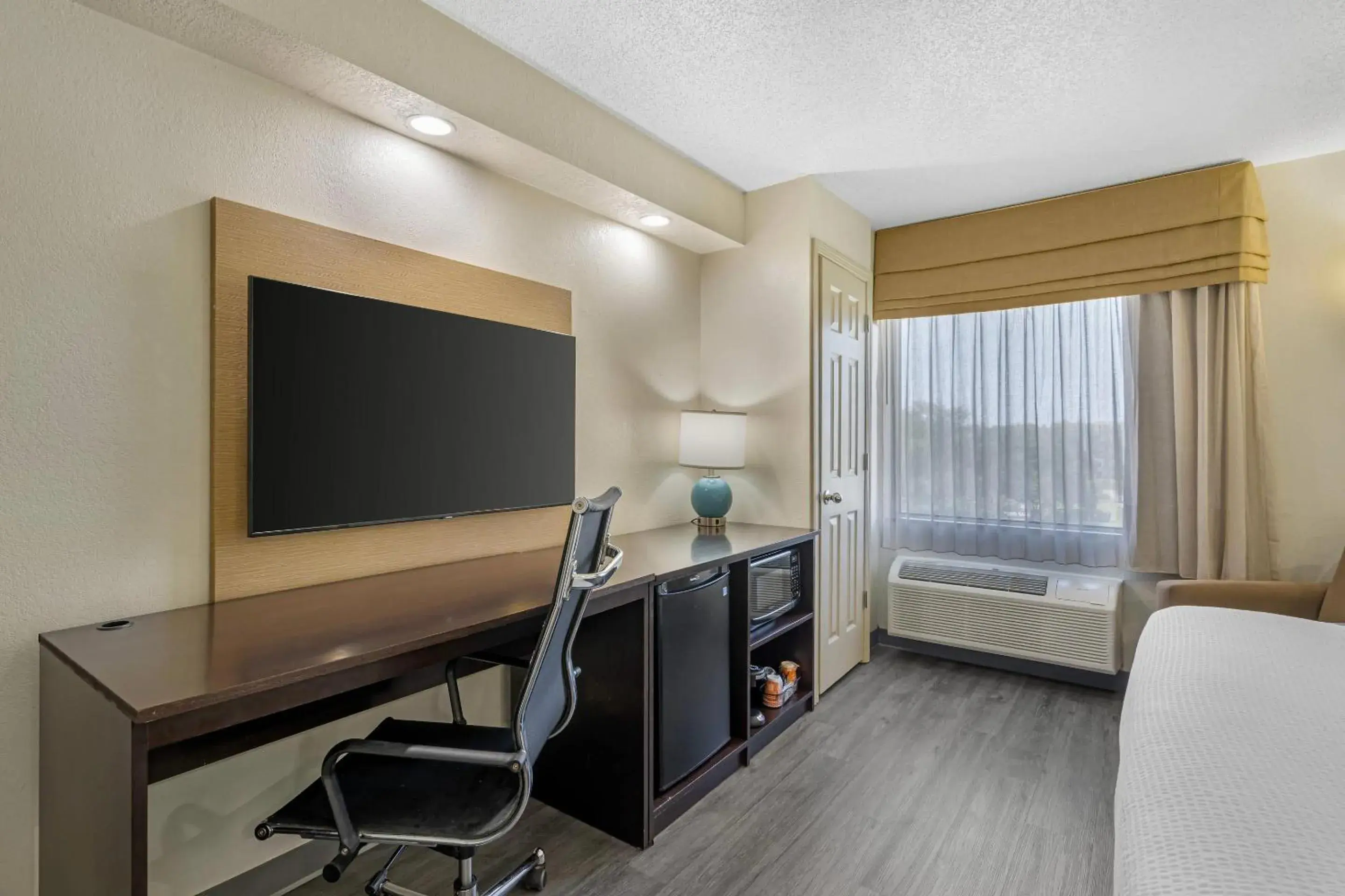 Bedroom, Bed in Sleep Inn near Busch Gardens - USF Bedroom, Bed in Sleep Inn near Busch Gardens - USF