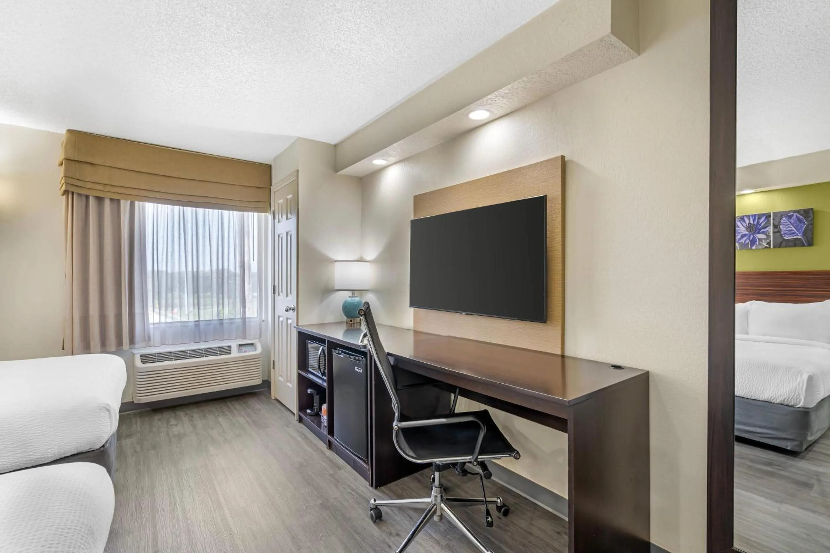 Bedroom, Bed in Sleep Inn near Busch Gardens - USF