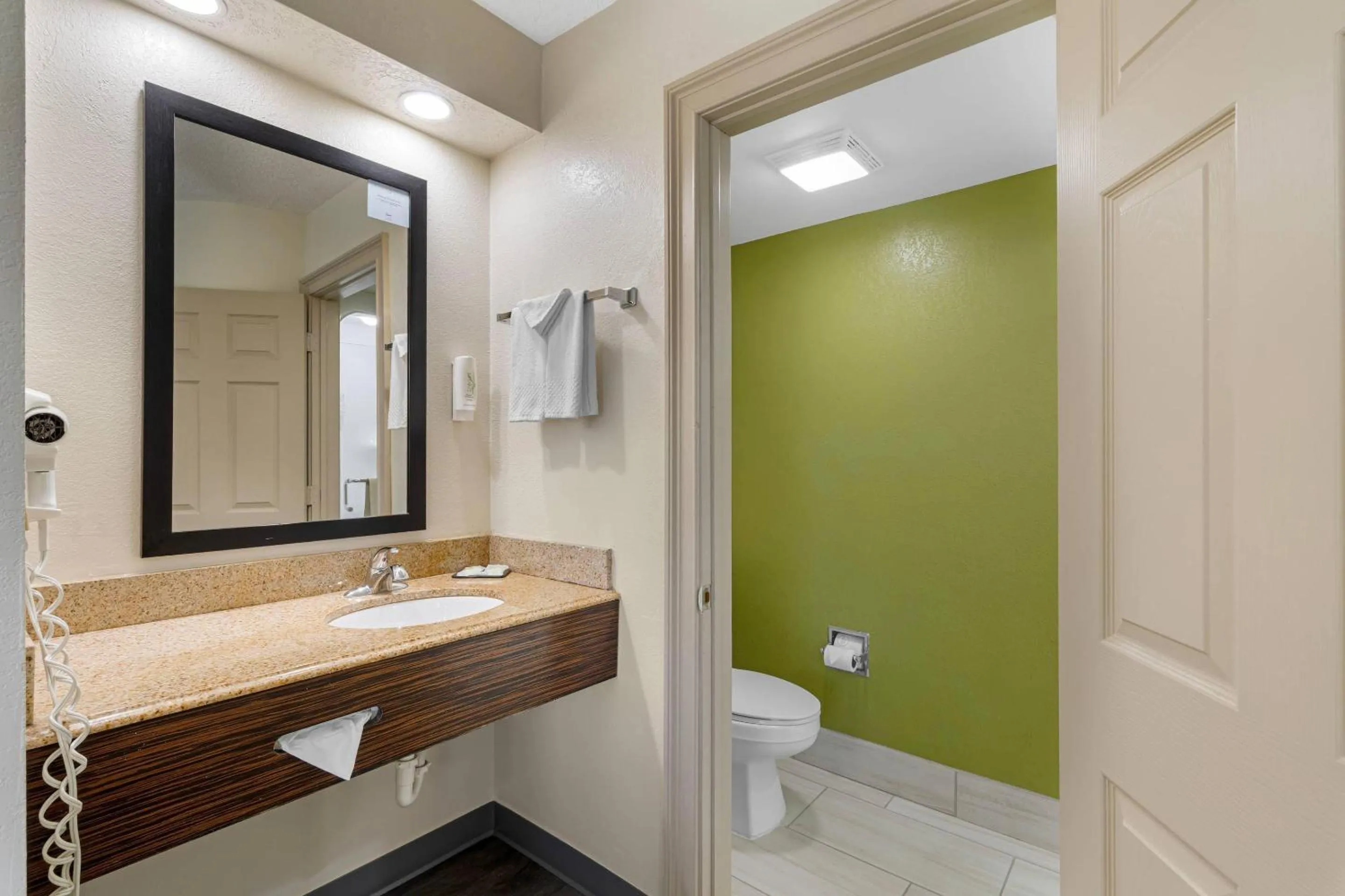 Bedroom in Sleep Inn near Busch Gardens - USF