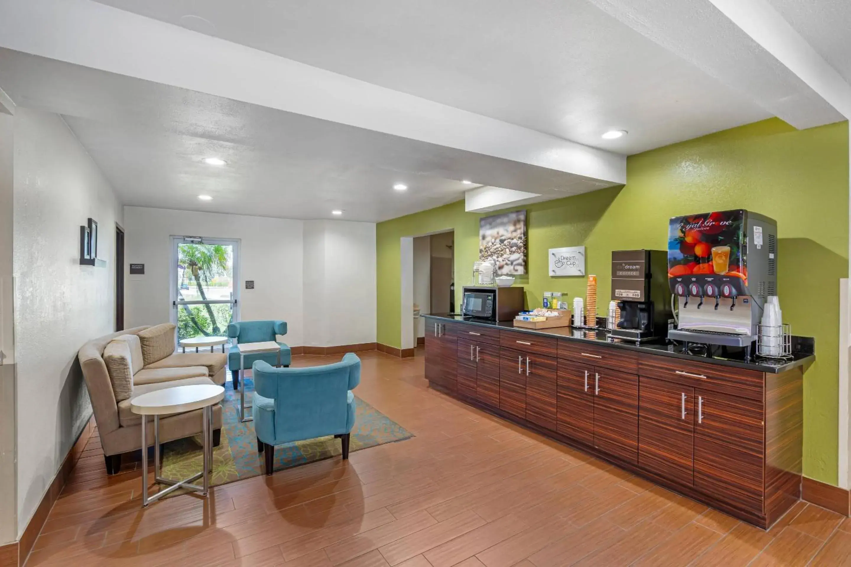 Breakfast in Sleep Inn near Busch Gardens - USF Breakfast in Sleep Inn near Busch Gardens - USF