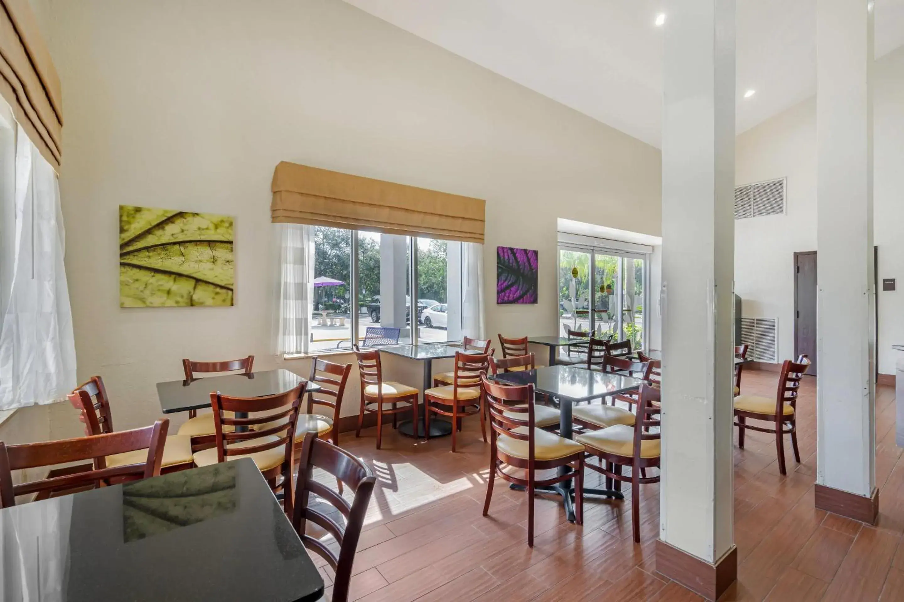 Breakfast in Sleep Inn near Busch Gardens - USF Breakfast in Sleep Inn near Busch Gardens - USF