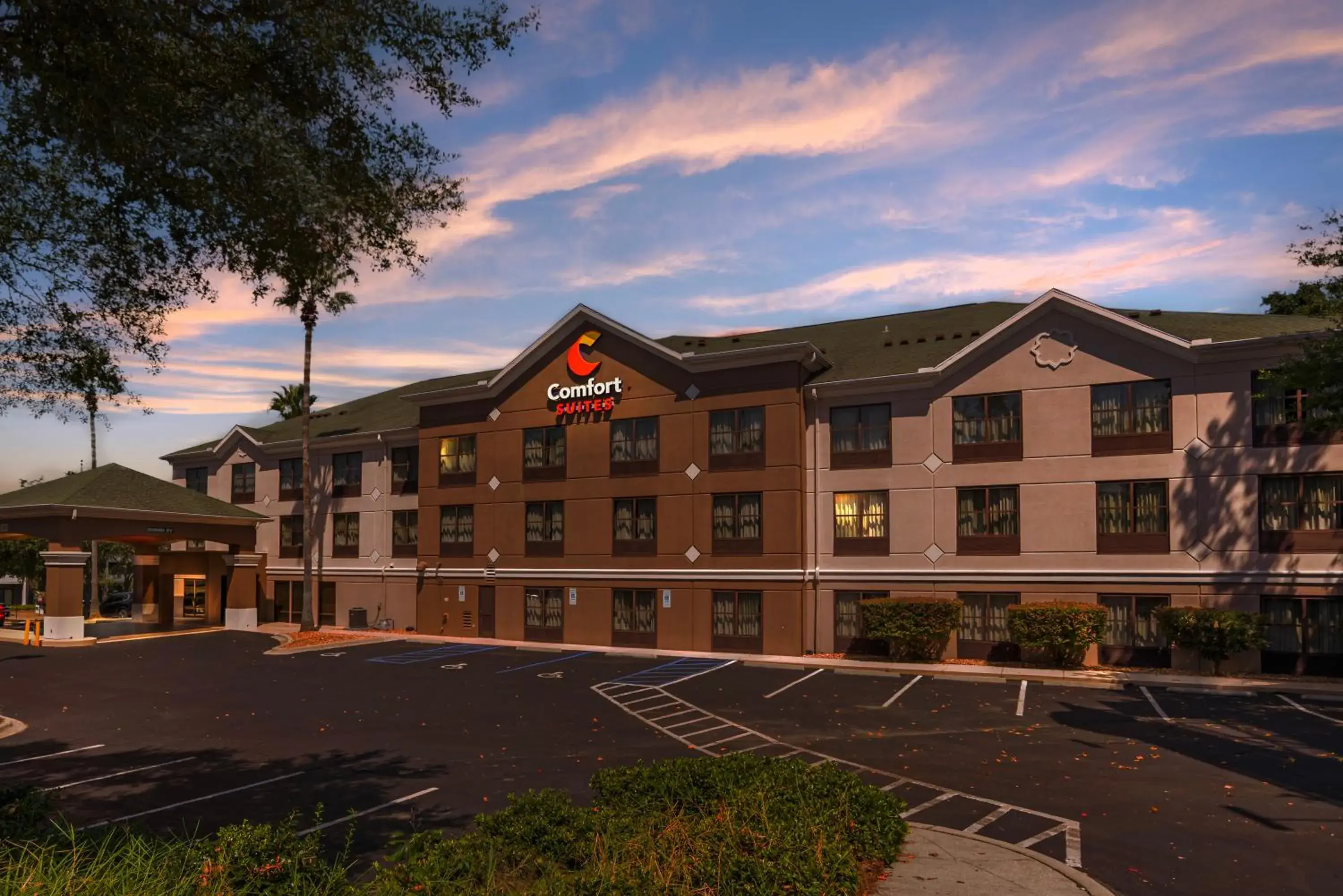 Property building in Comfort Suites Tallahassee Capitol - University Area Property building in Comfort Suites Tallahassee Capitol - University Area