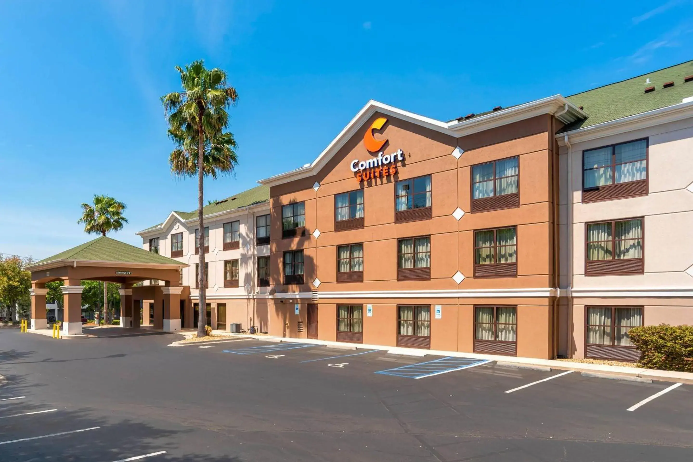 Property building in Comfort Suites Tallahassee Capitol - University Area Property building in Comfort Suites Tallahassee Capitol - University Area