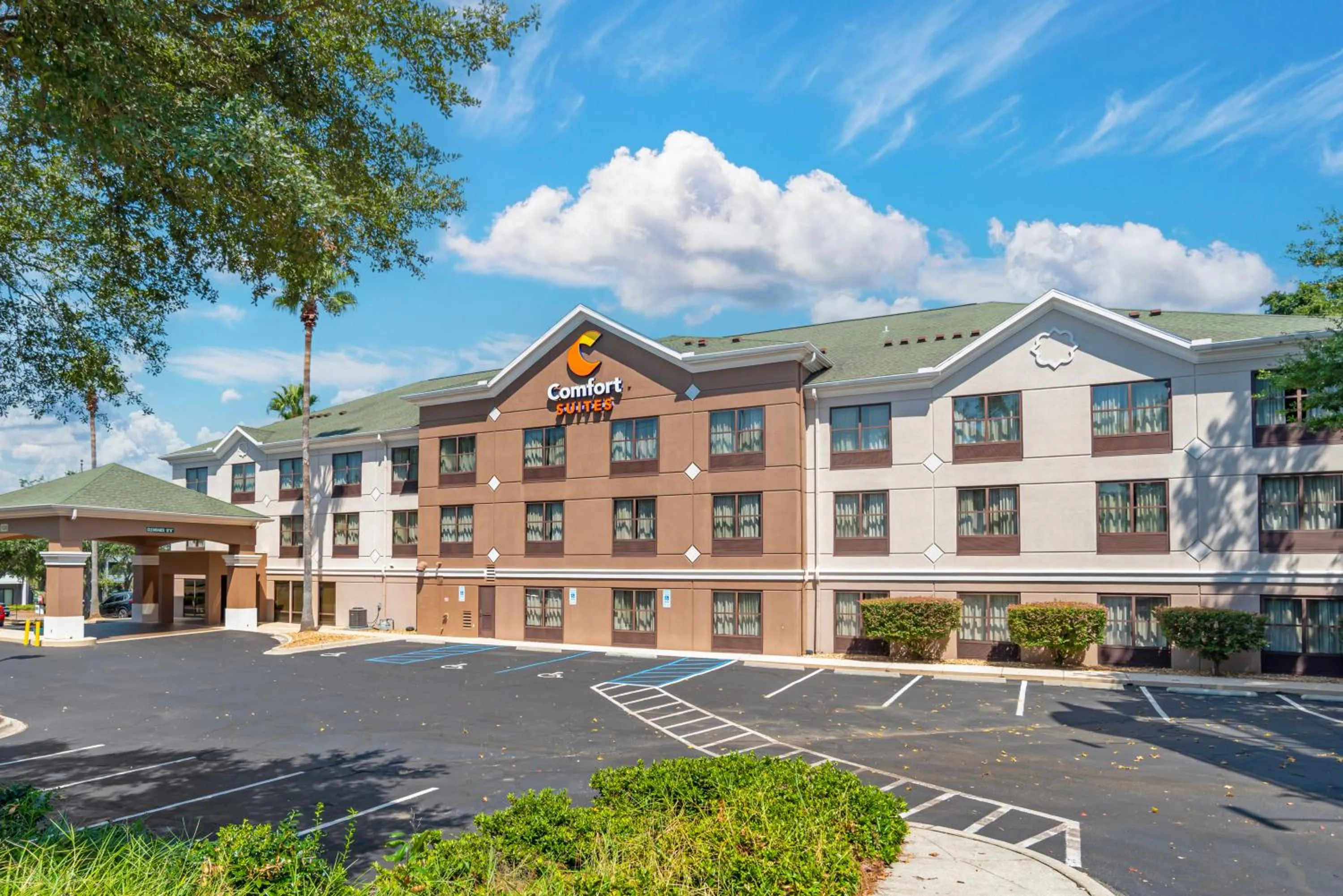 Property building in Comfort Suites Tallahassee Capitol - University Area