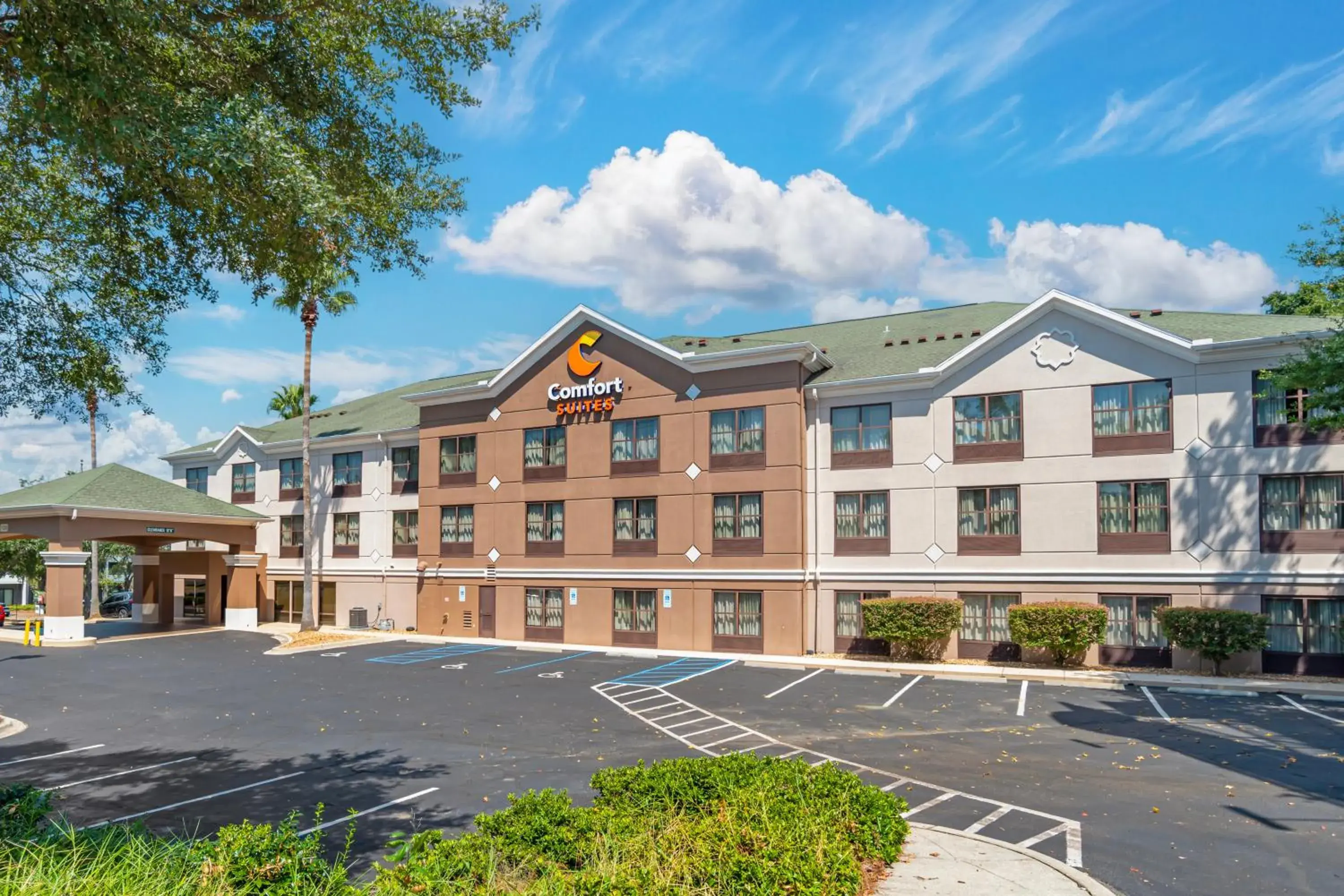 Property building in Comfort Suites Tallahassee Capitol - University Area Property building in Comfort Suites Tallahassee Capitol - University Area