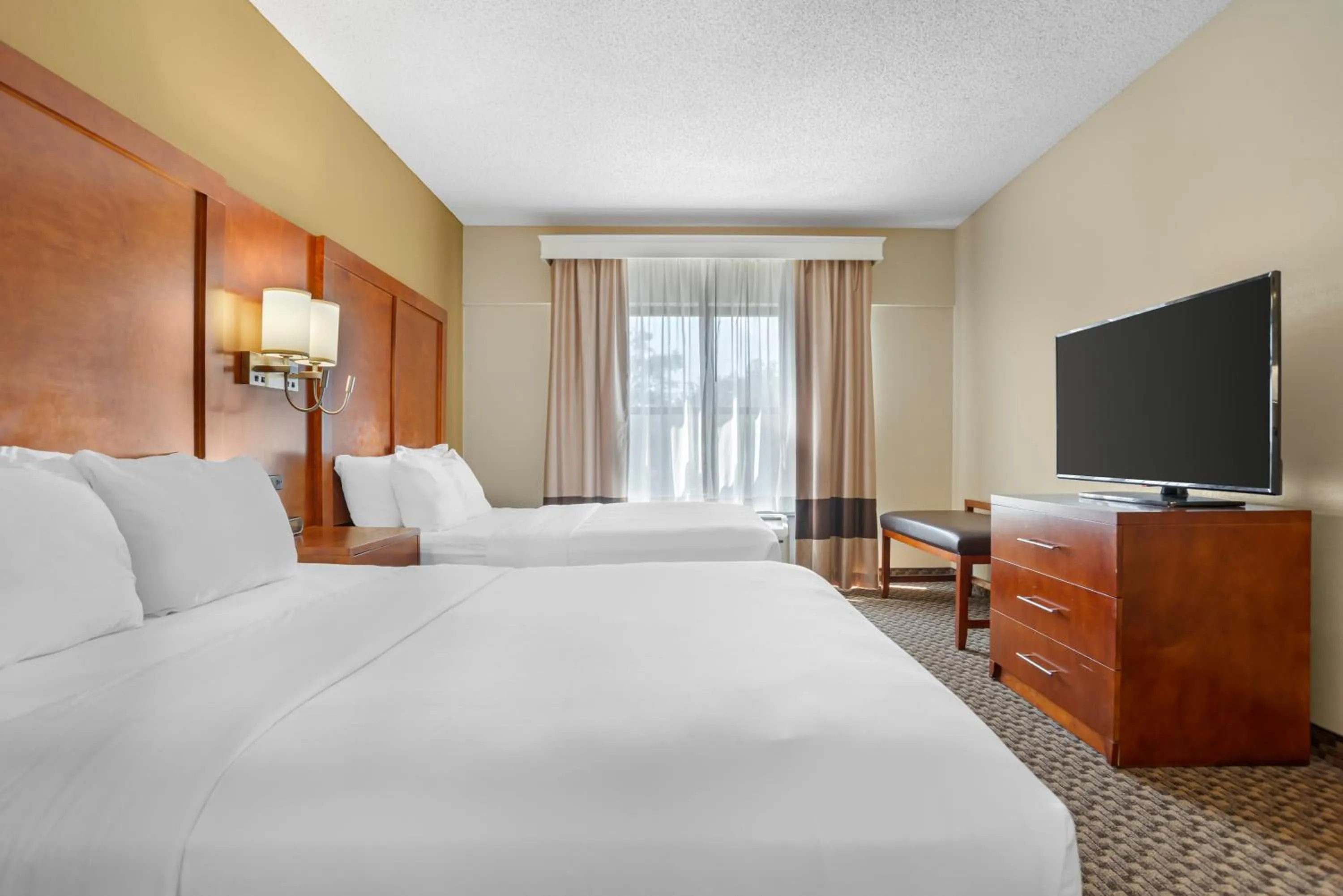 Bed in Comfort Suites Tallahassee Capitol - University Area