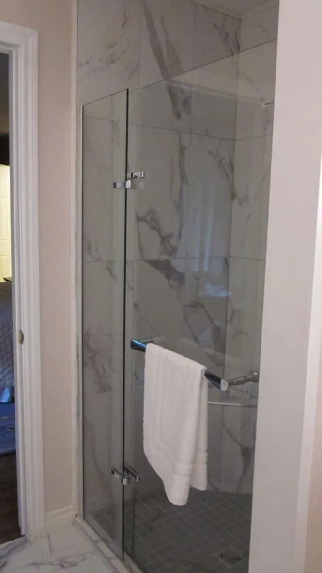 Shower in Chestnut Lane Bed and Breakfast