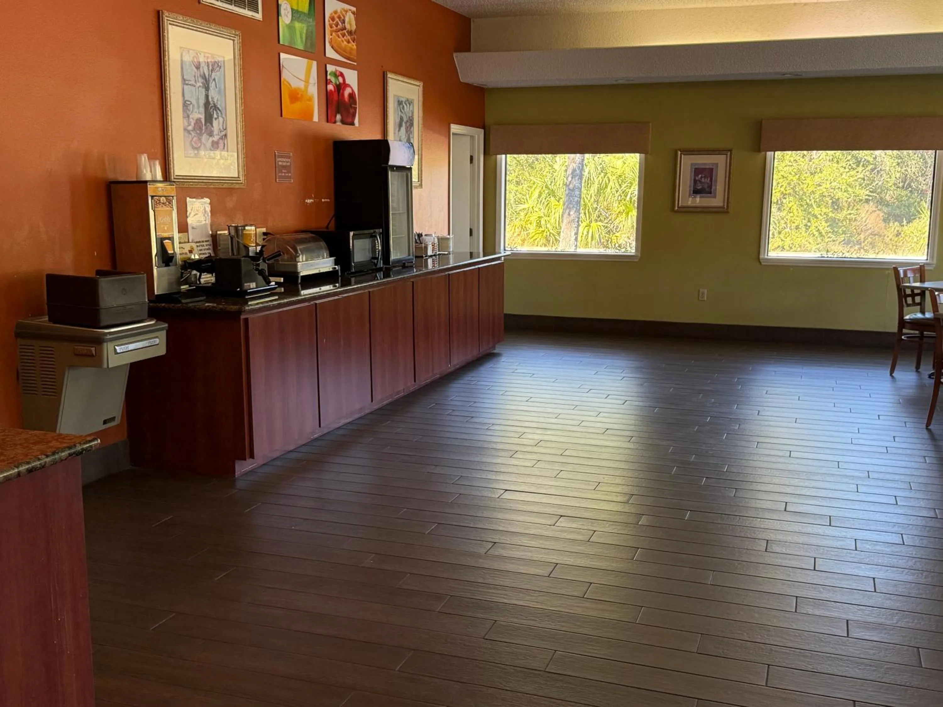 Breakfast in Quality Inn Crystal River