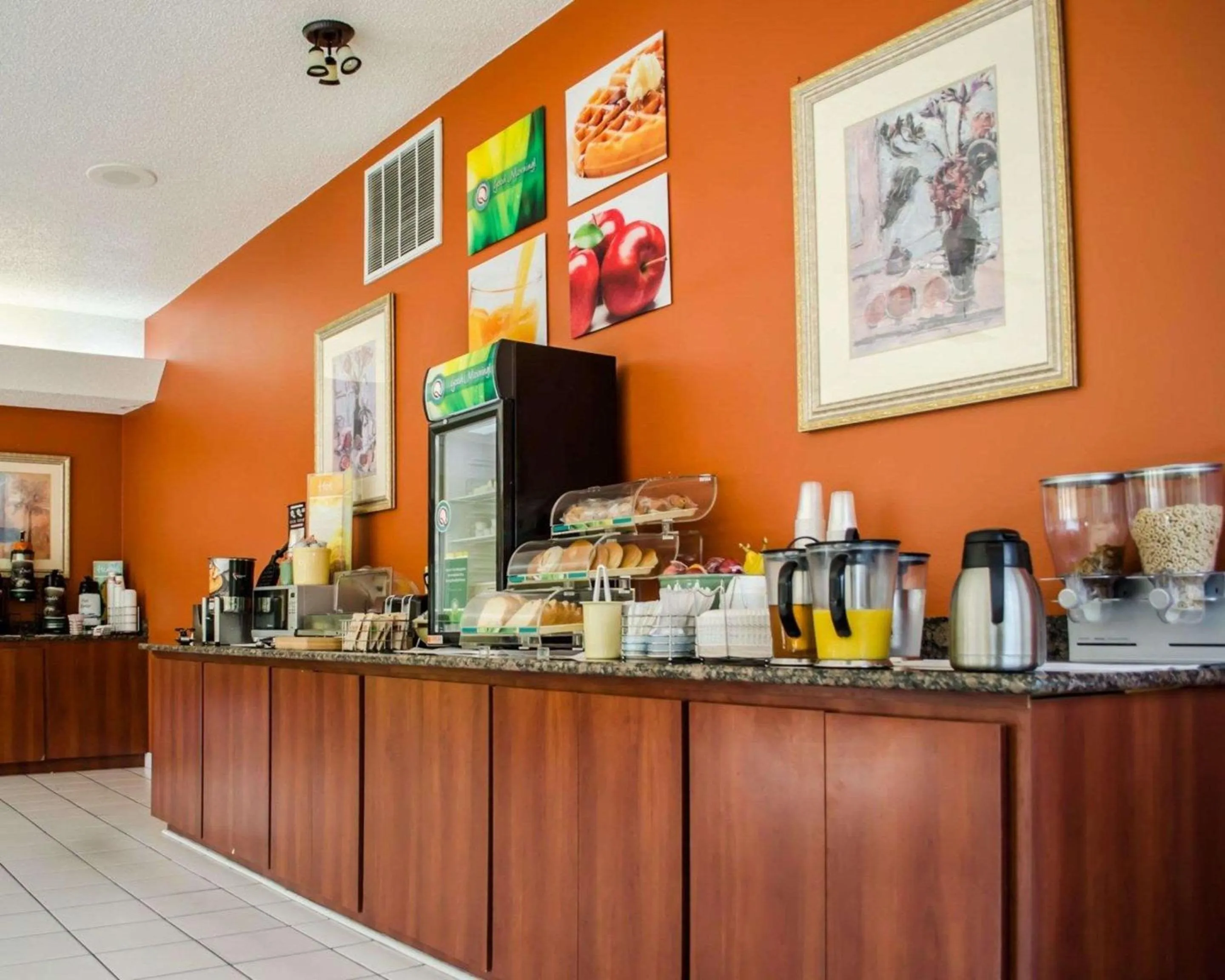 Restaurant/places to eat in Quality Inn Crystal River