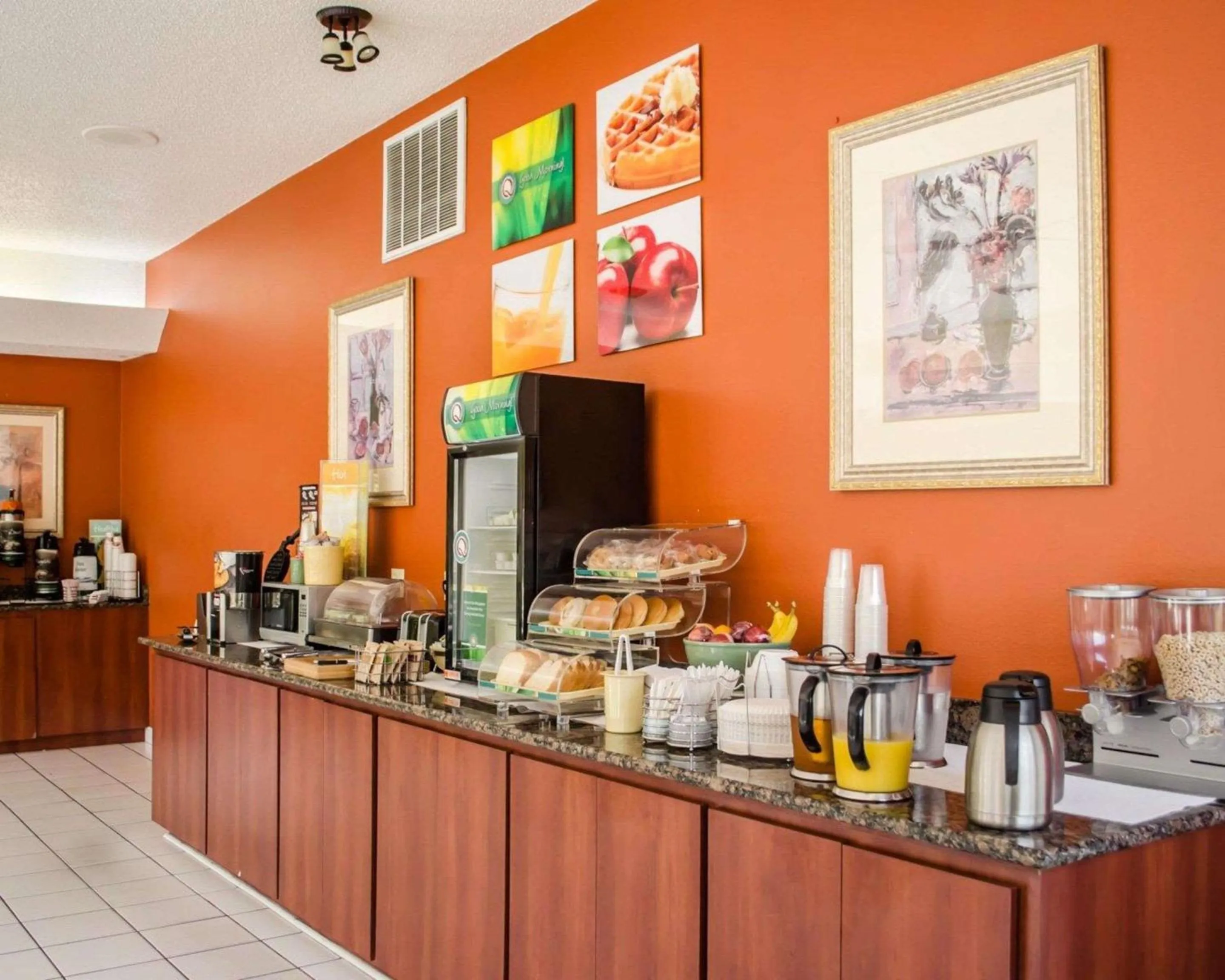 Restaurant/places to eat in Quality Inn Crystal River