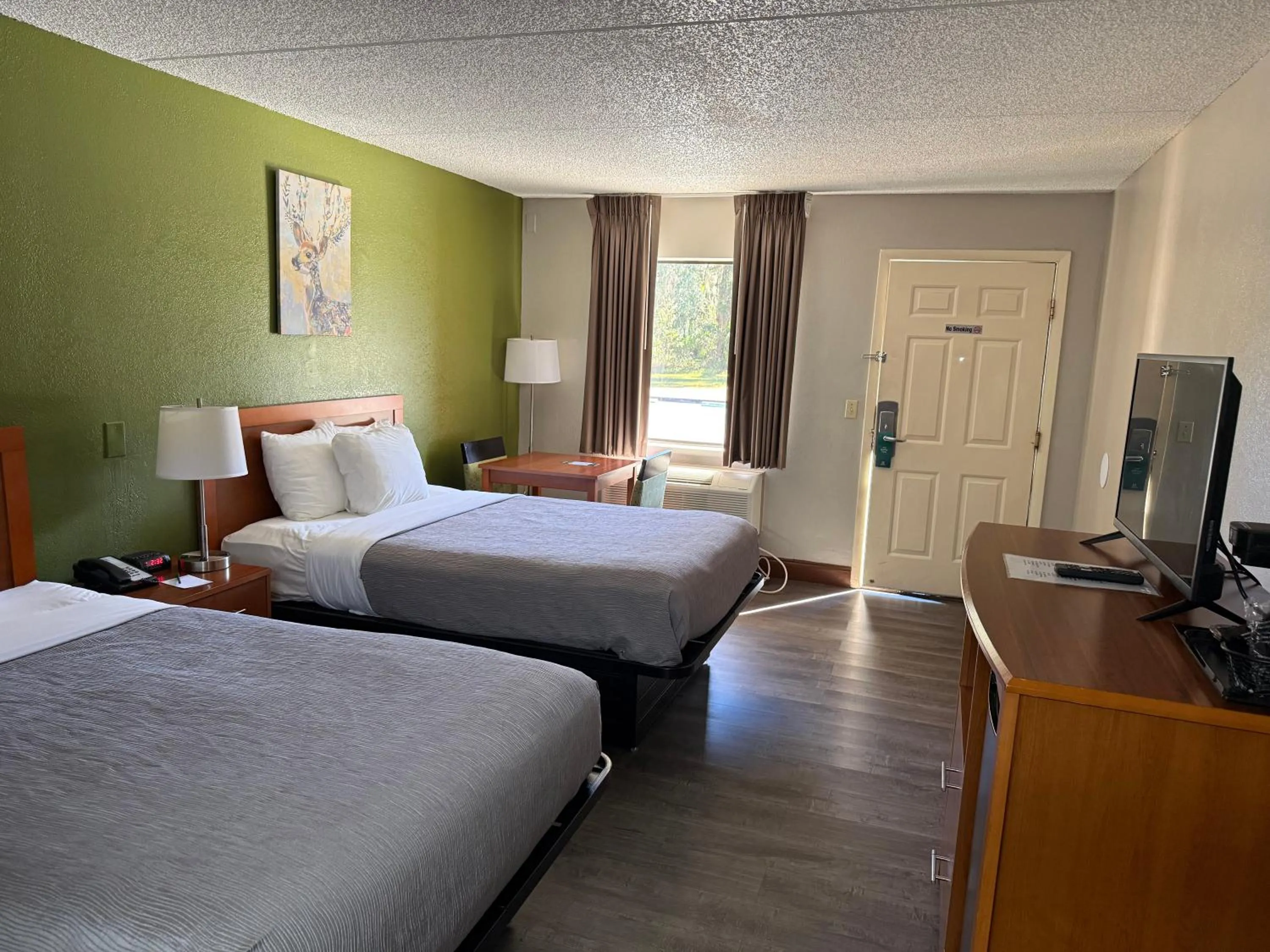 Bed in Quality Inn Crystal River