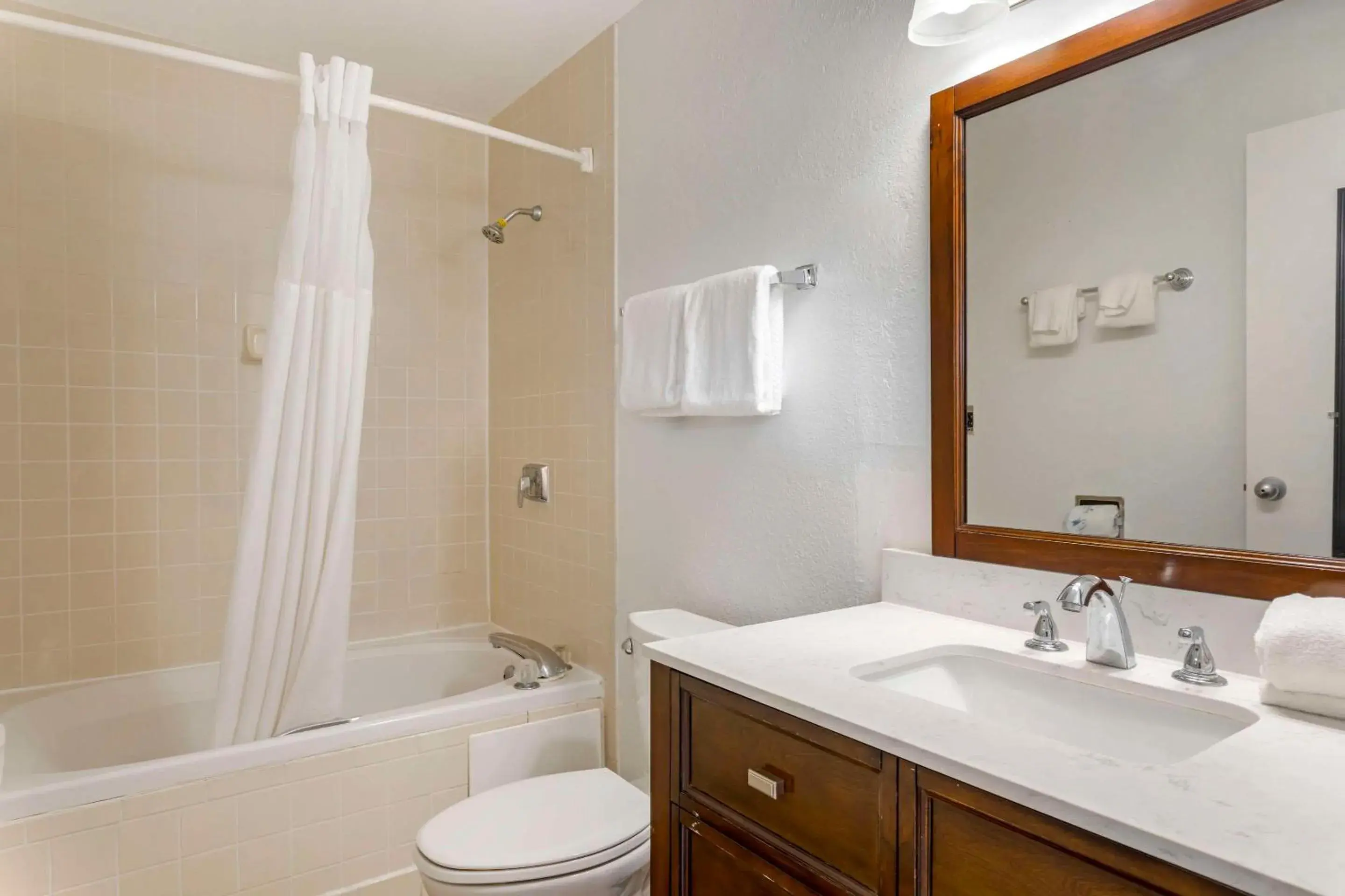 Bedroom in Quality Inn & Suites St Augustine Beach Area Bedroom in Quality Inn & Suites St Augustine Beach Area