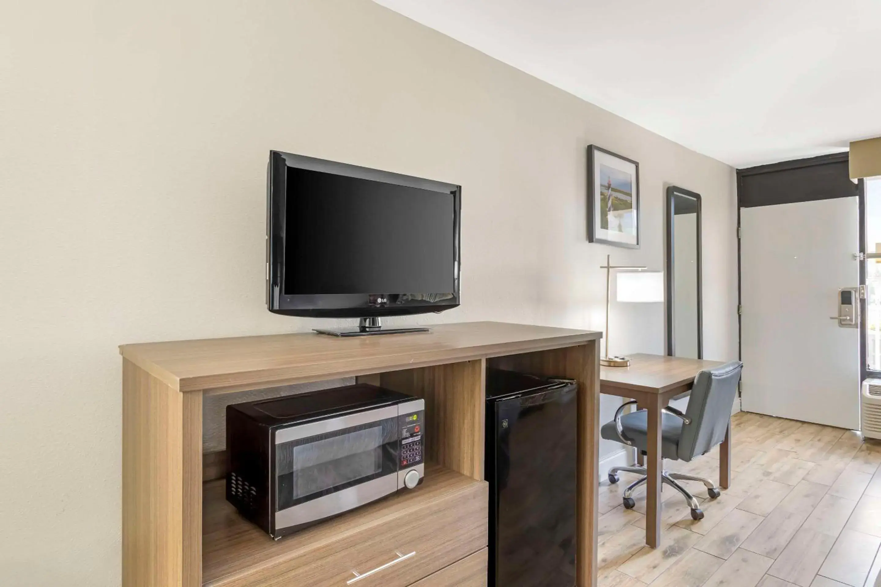 Bedroom in Quality Inn & Suites St Augustine Beach Area Bedroom in Quality Inn & Suites St Augustine Beach Area