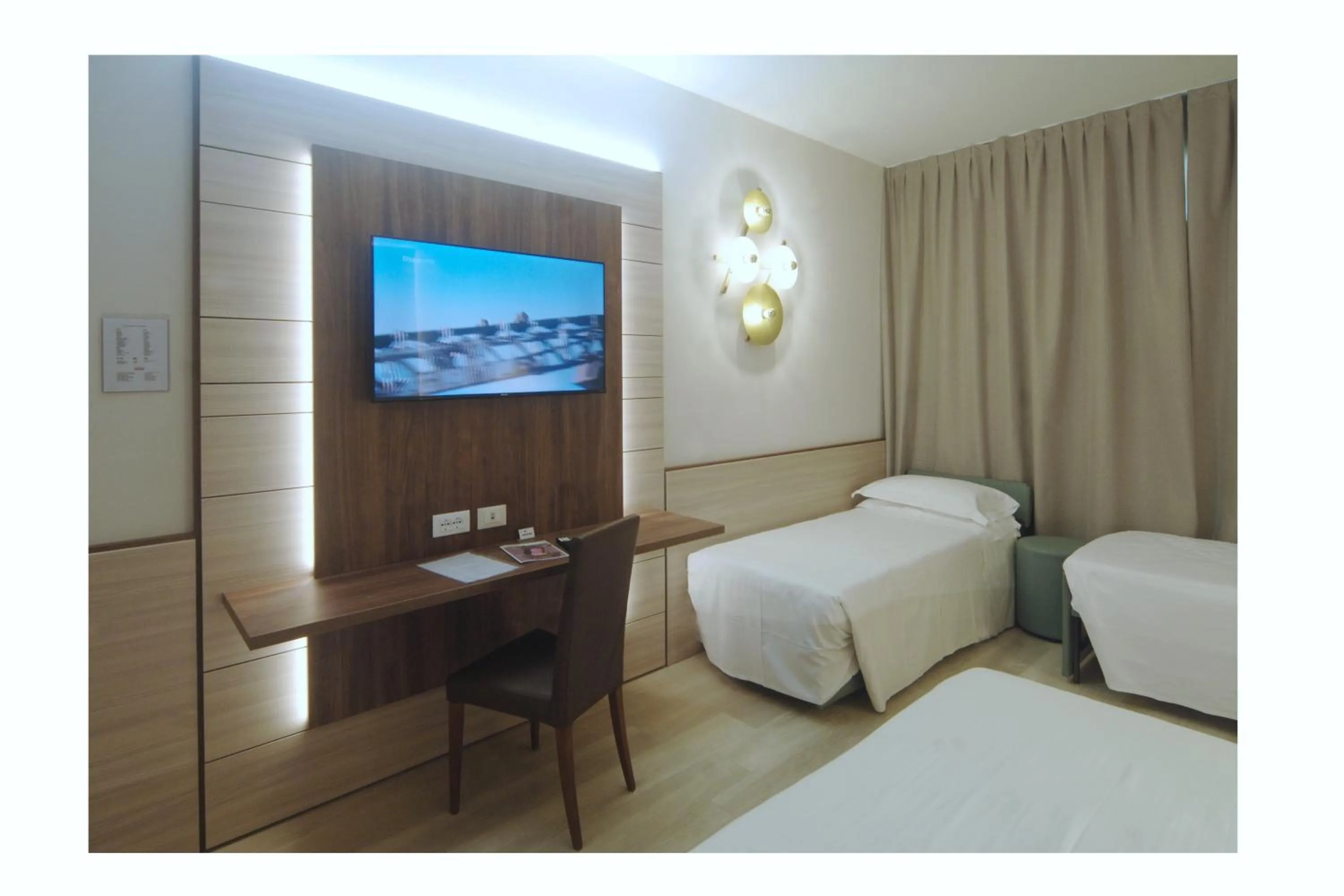 Bed in Hotel Victoria