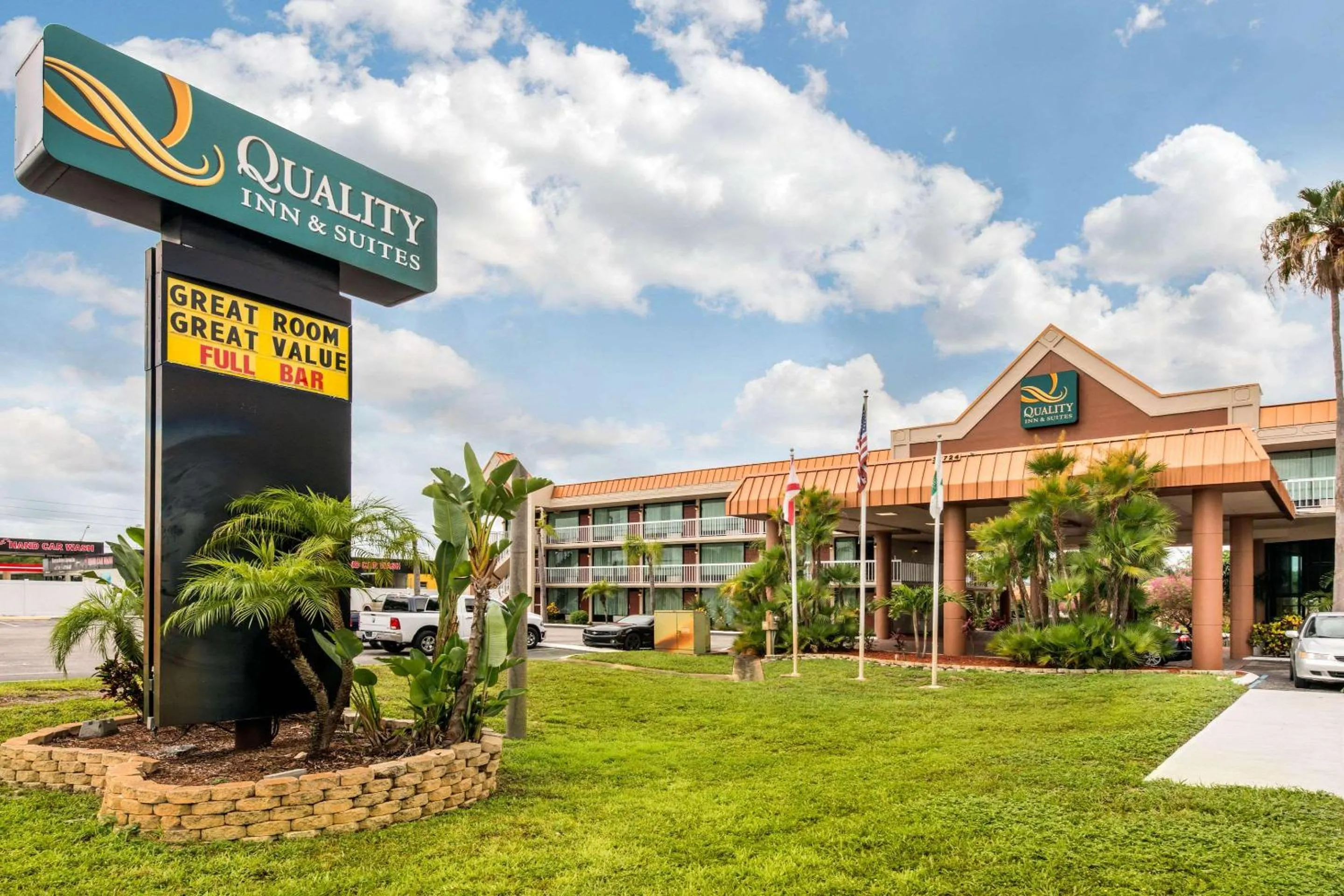 Property building in Quality Inn & Suites Tarpon Springs South