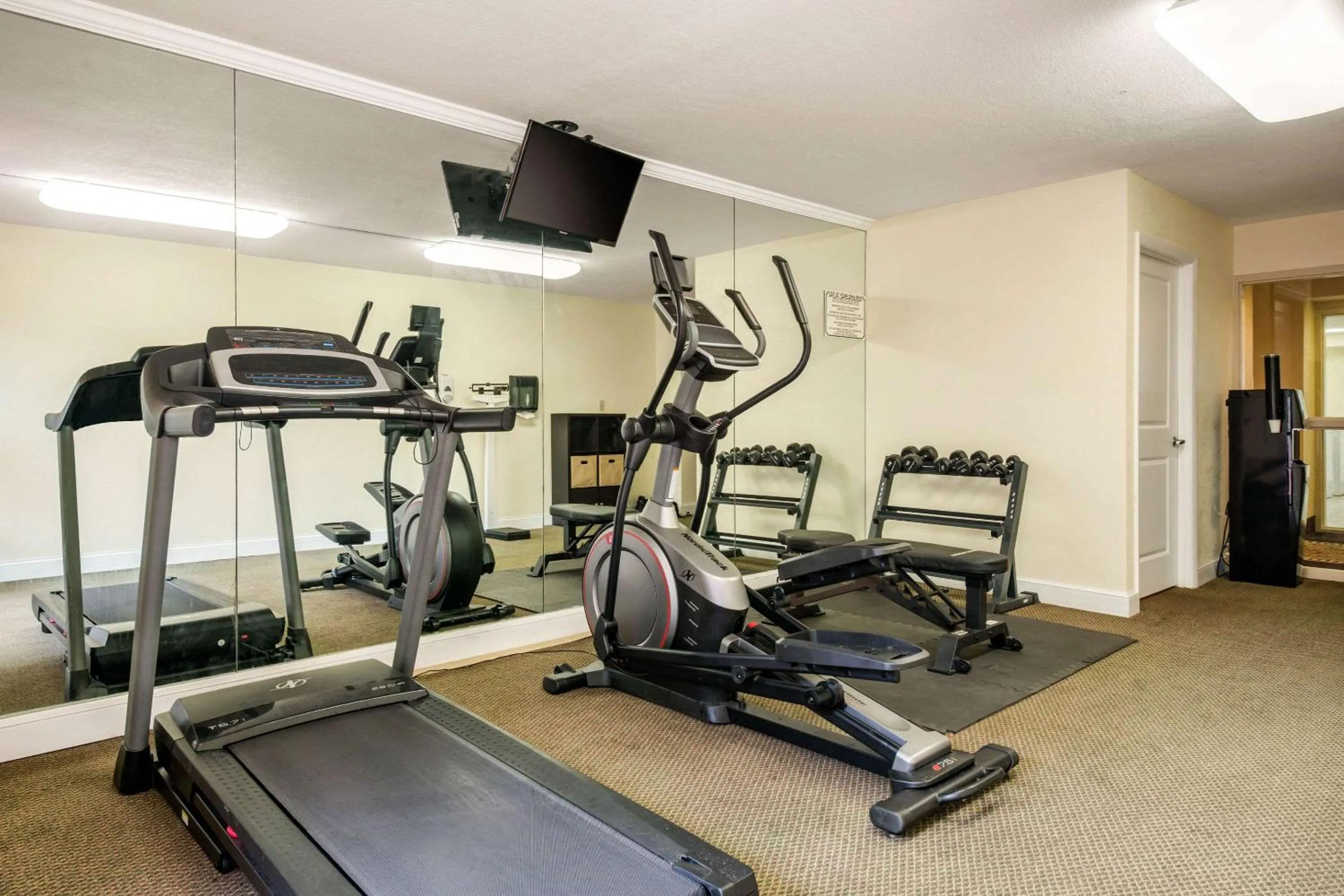 Fitness centre/facilities in Quality Inn & Suites Tarpon Springs South
