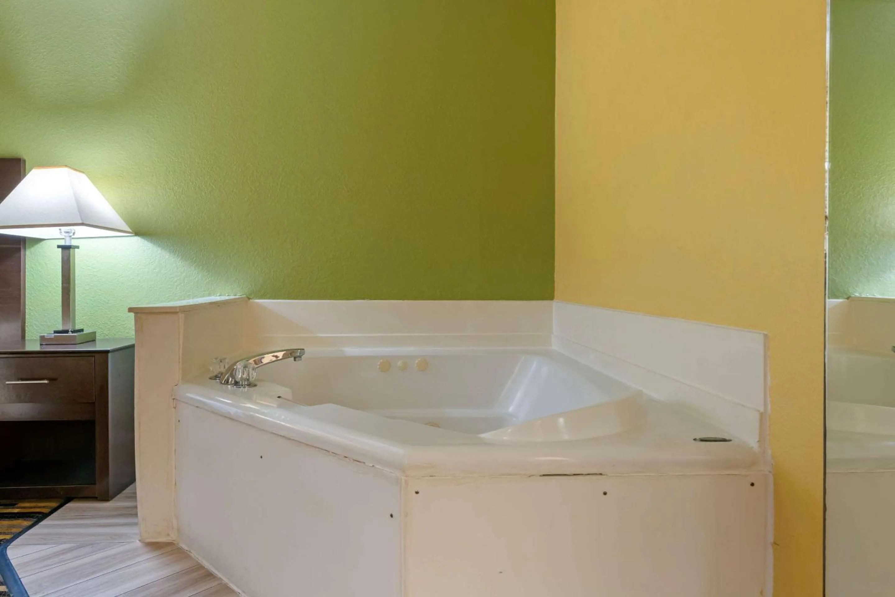 Photo of the whole room in Quality Inn & Suites Mt Dora North