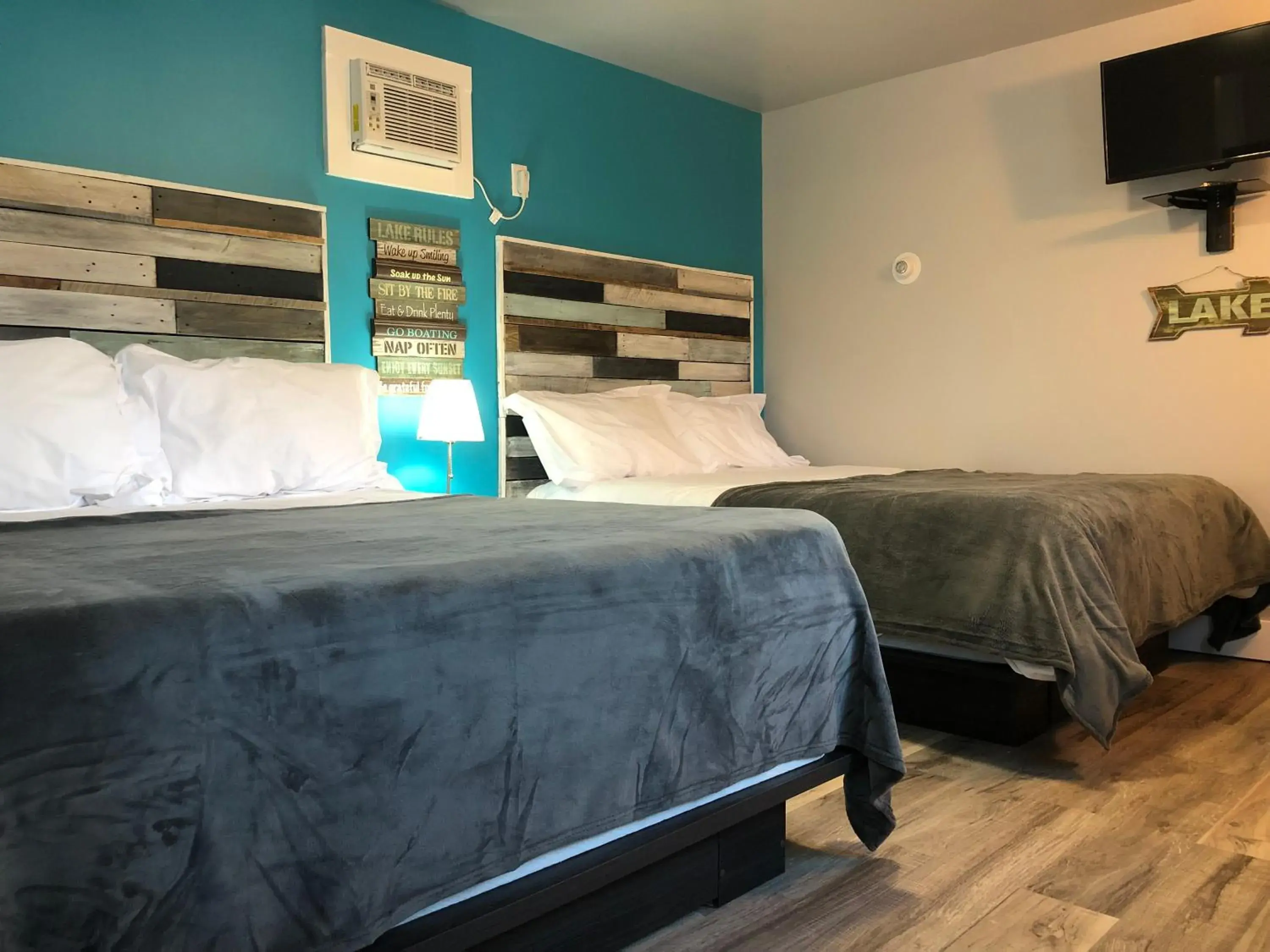 Family Room with Lake View in Alexander's Landing Family Room with Lake View in Alexander's Landing