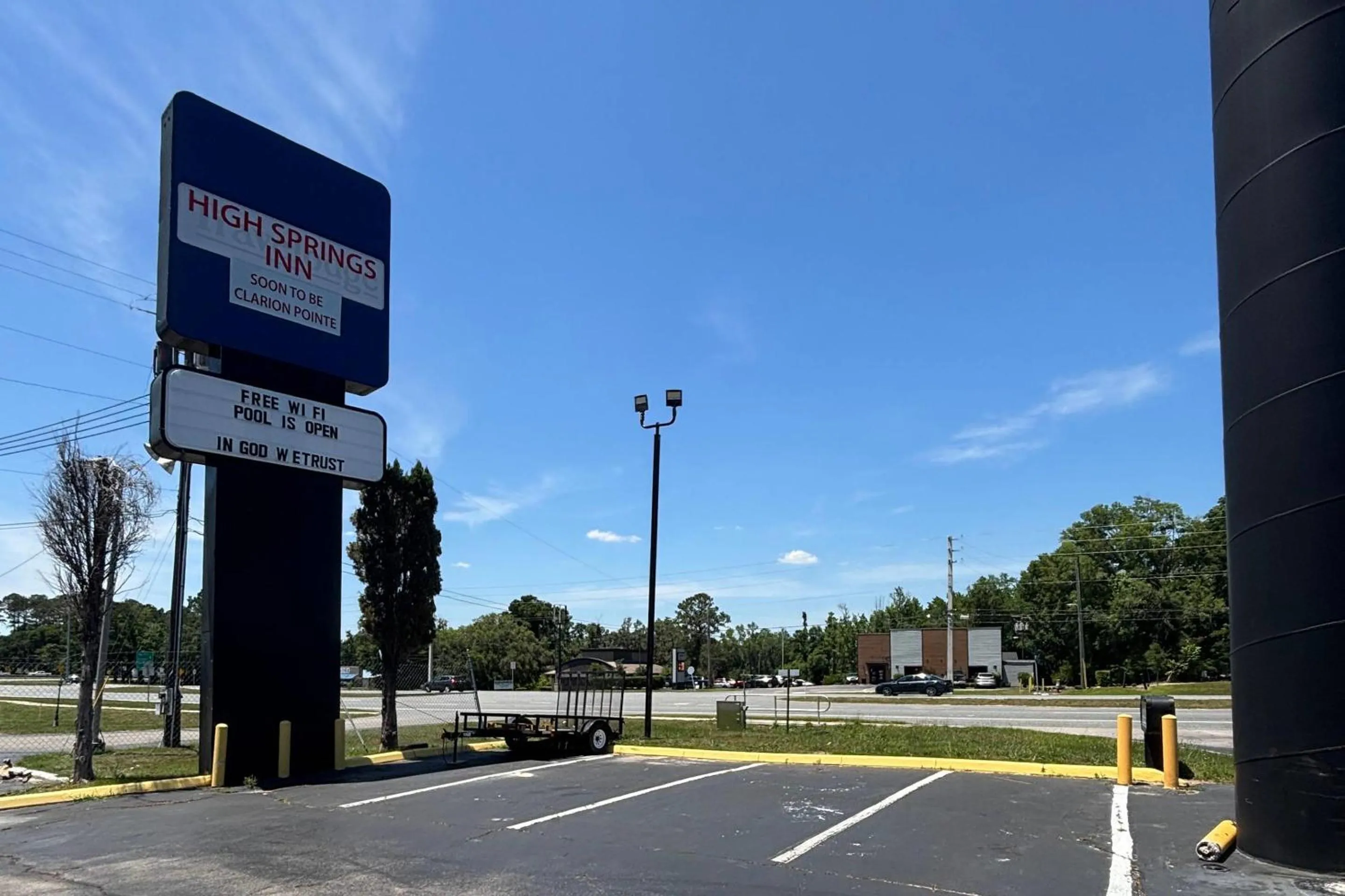 Property building in Alachua Inn