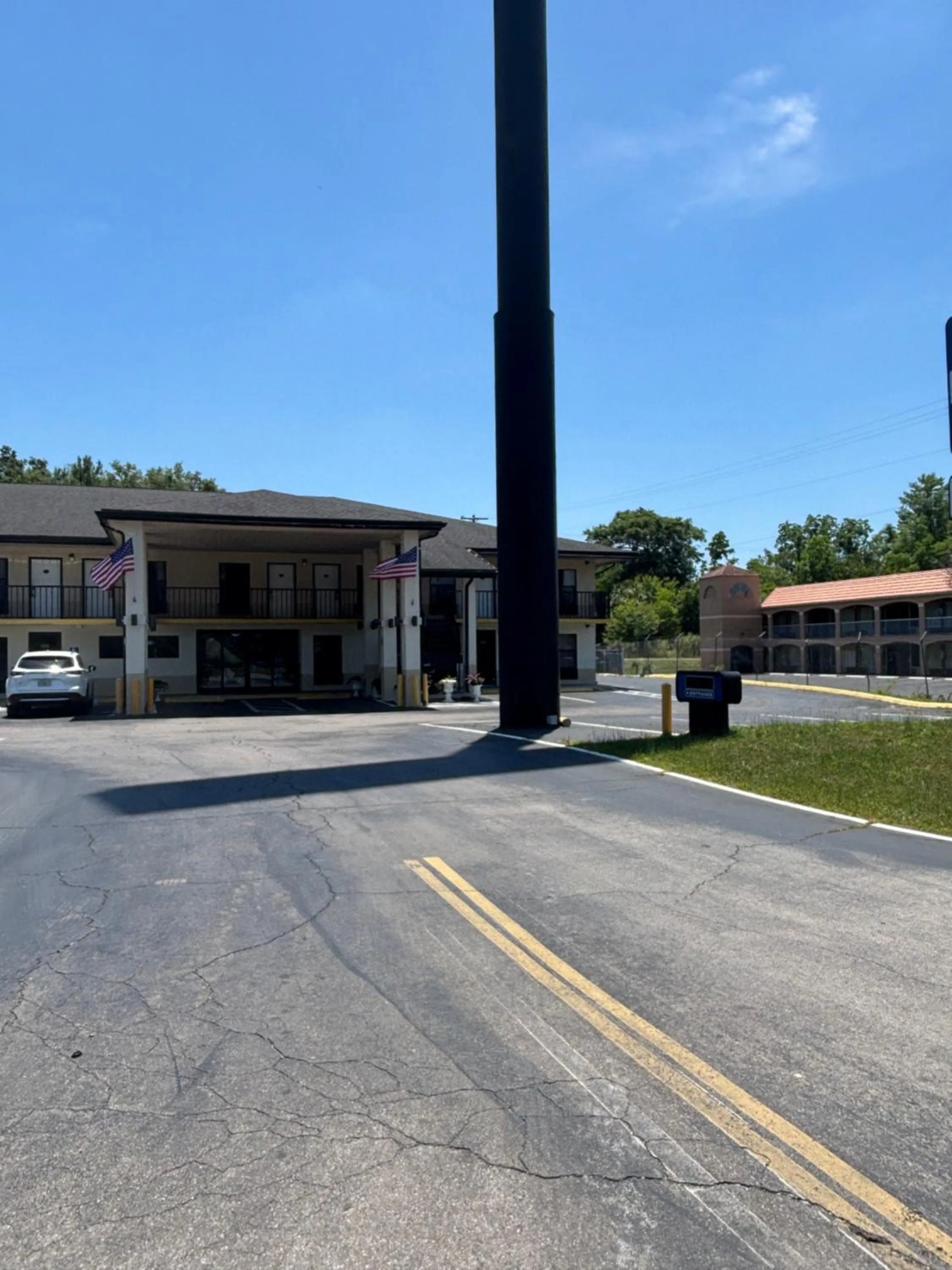 Property building in Alachua Inn