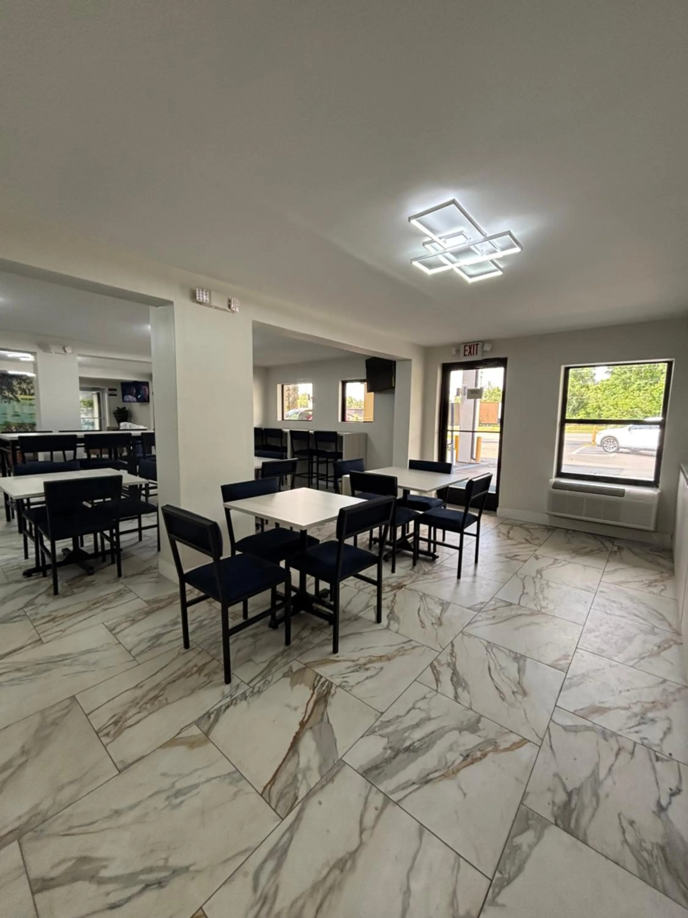 Dining area in Alachua Inn