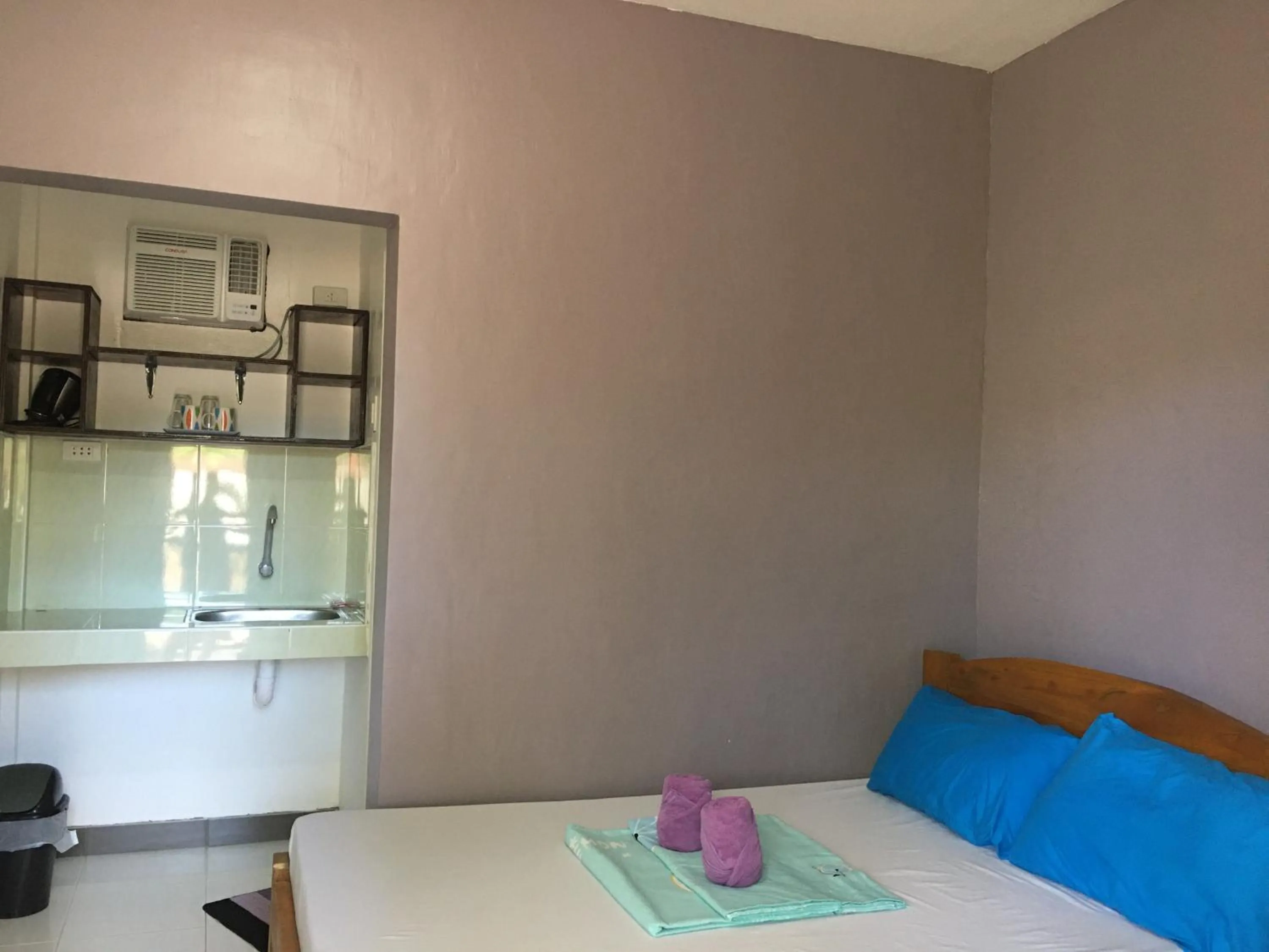 Bed in Panglao Rainbow Inn