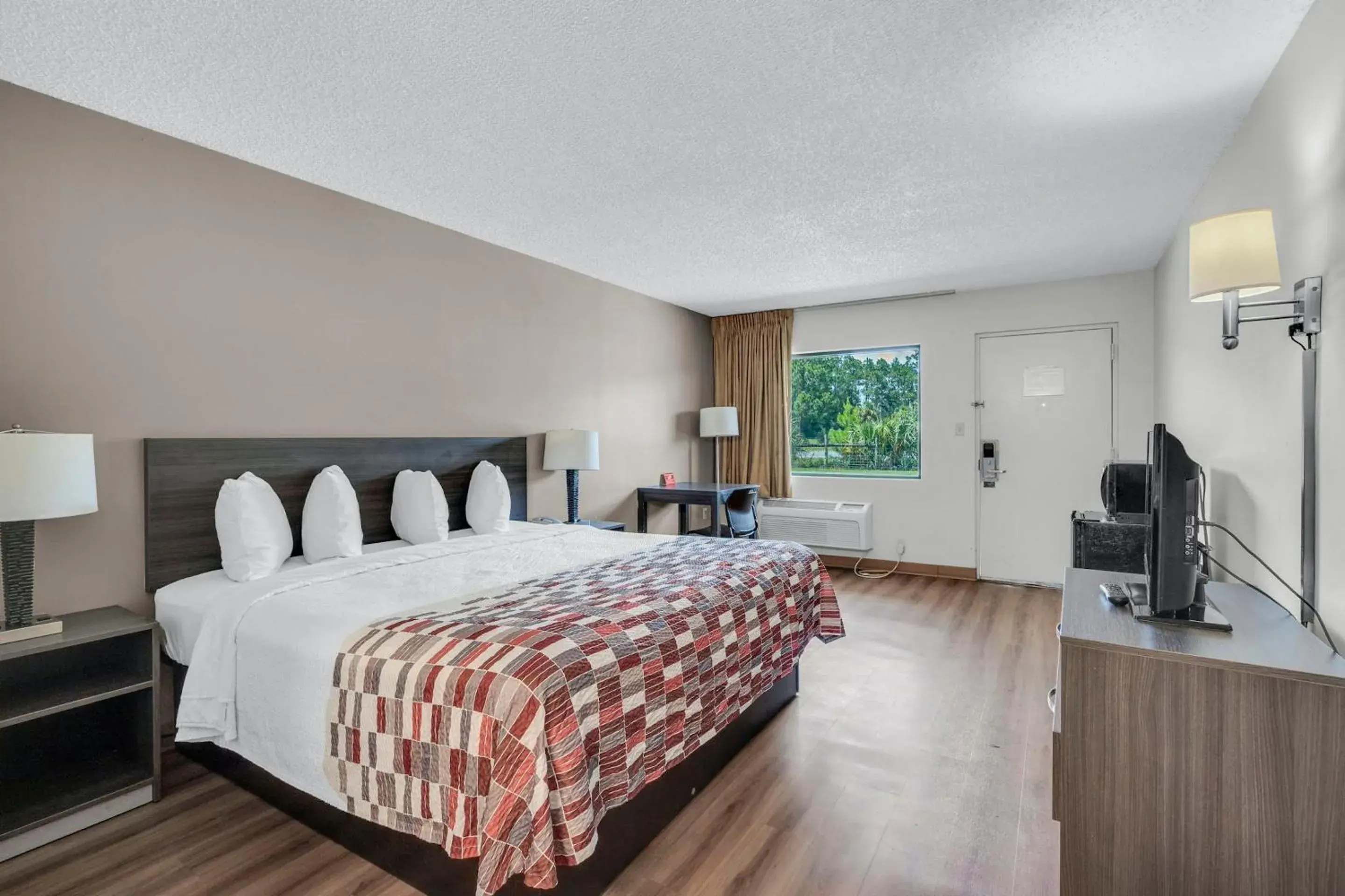 Bedroom, Bed in Red Roof Inn MacClenny Bedroom, Bed in Red Roof Inn MacClenny