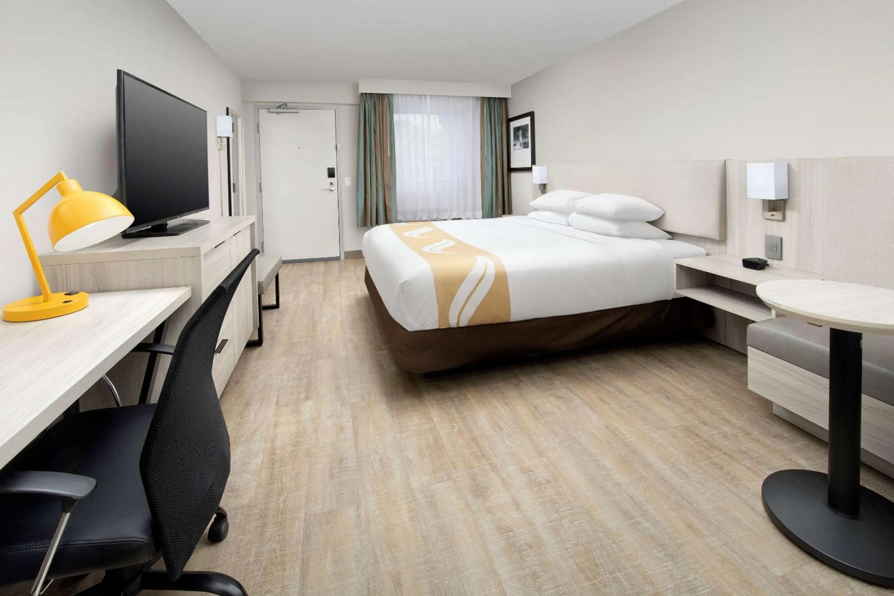 Photo of the whole room, Bed in Quality Inn Atlantic Beach-Mayo Clinic Jax Area