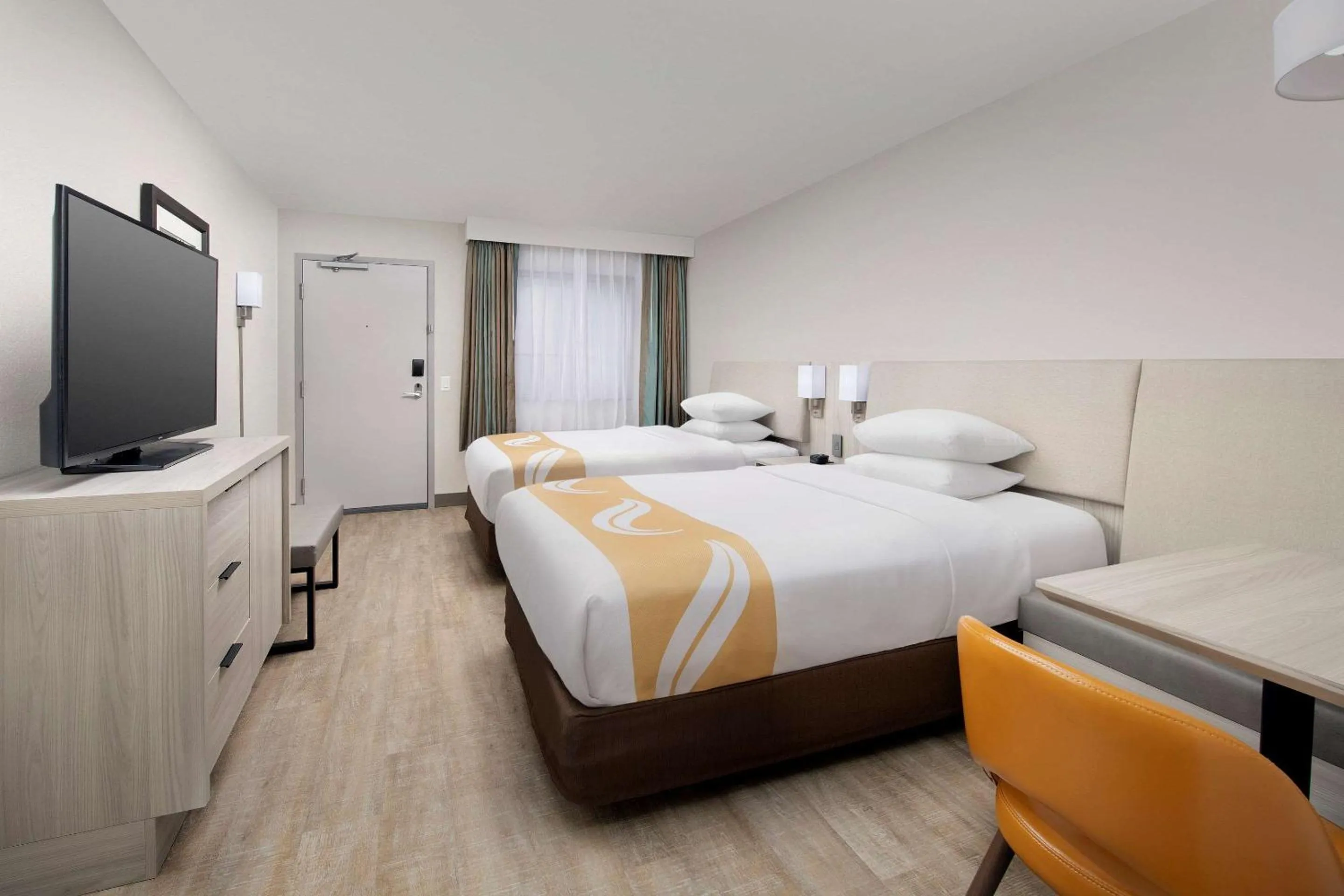 Photo of the whole room, Bed in Quality Inn Atlantic Beach-Mayo Clinic Jax Area