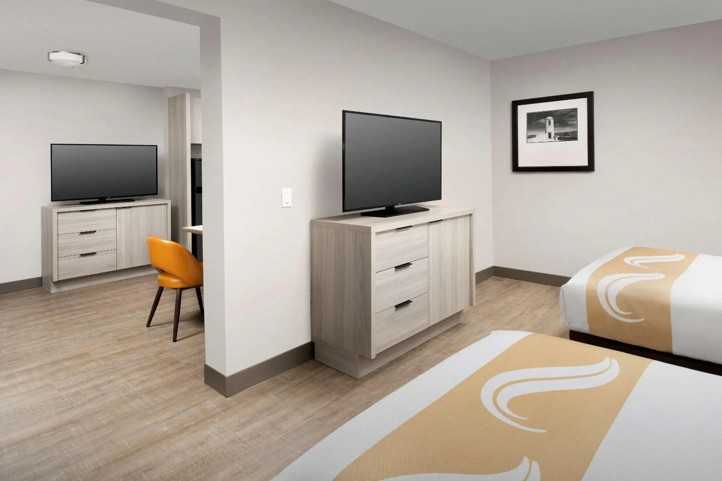 Photo of the whole room, Bed in Quality Inn Atlantic Beach-Mayo Clinic Jax Area Photo of the whole room, Bed in Quality Inn Atlantic Beach-Mayo Clinic Jax Area