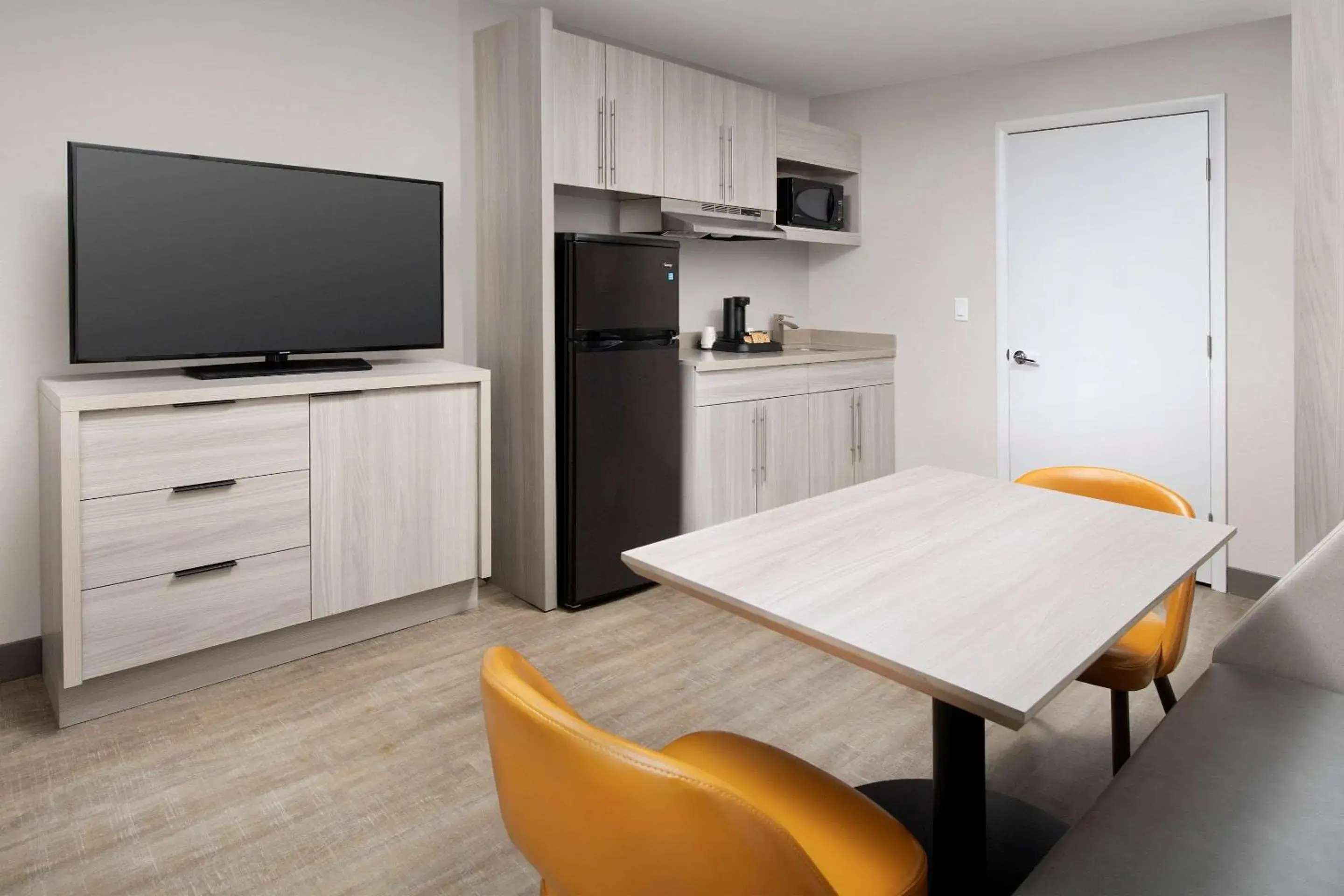 Photo of the whole room in Quality Inn Atlantic Beach-Mayo Clinic Jax Area Photo of the whole room in Quality Inn Atlantic Beach-Mayo Clinic Jax Area