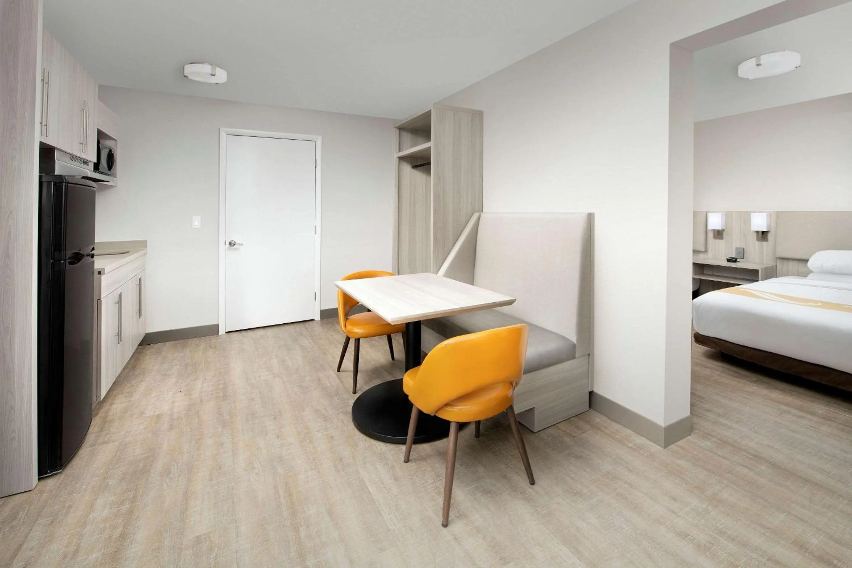 Photo of the whole room, Bed in Quality Inn Atlantic Beach-Mayo Clinic Jax Area