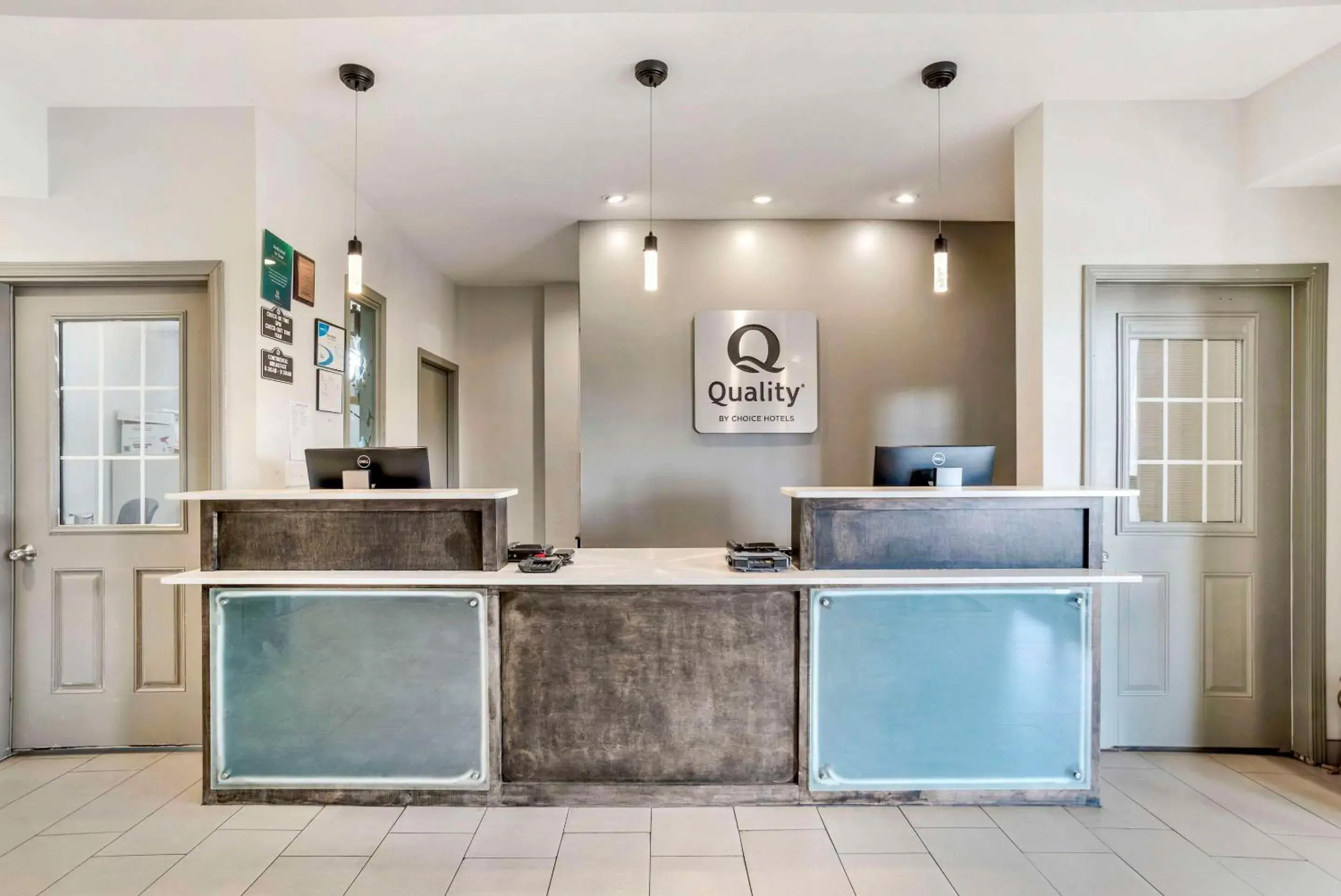 Lobby or reception in Quality Inn & Conference Center Panama City Lobby or reception in Quality Inn & Conference Center Panama City