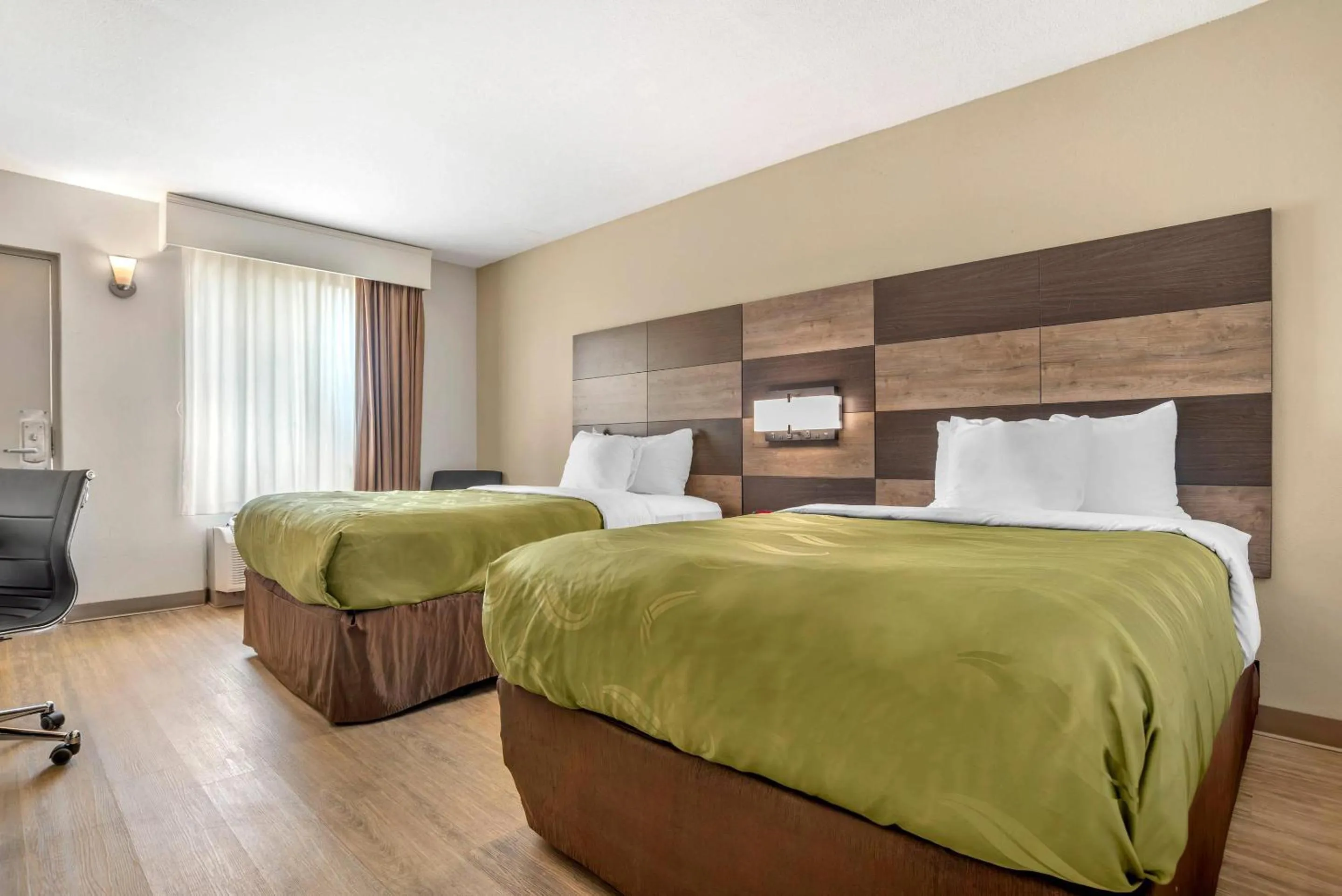 Bedroom, Bed in Quality Inn Panama City North