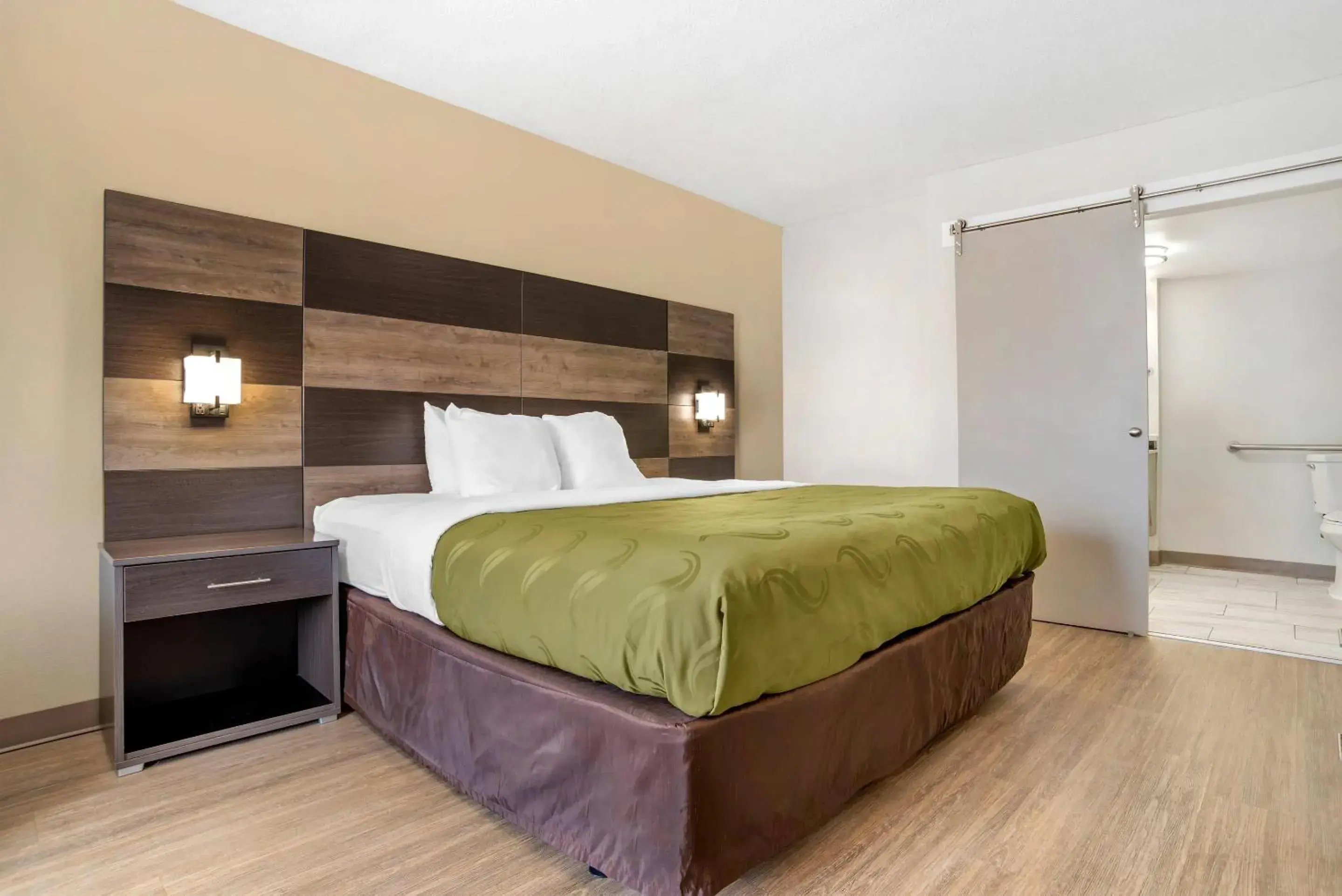 Bedroom, Bed in Quality Inn Panama City North Bedroom, Bed in Quality Inn Panama City North