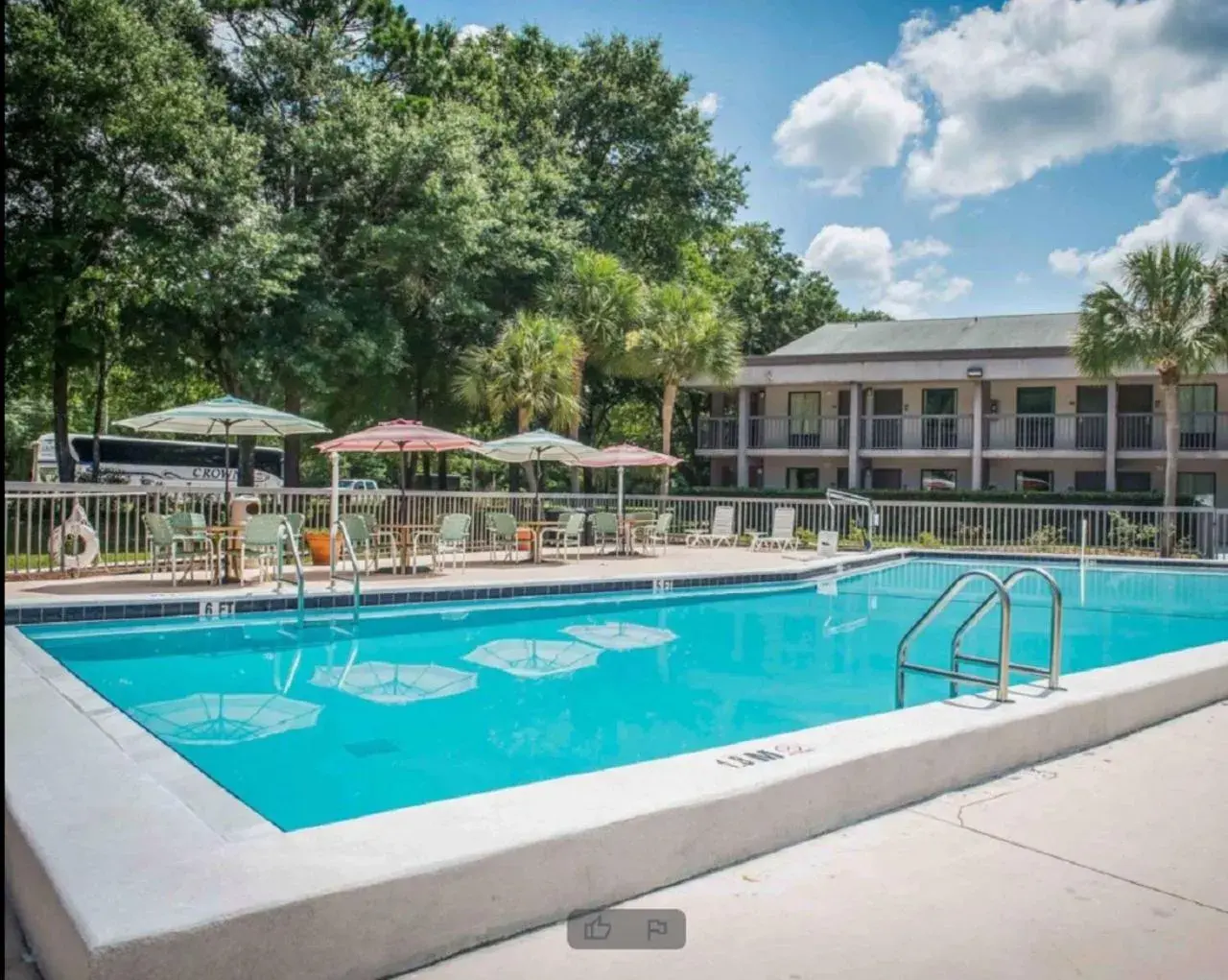 Swimming pool in Quality Inn & Conference Center Panama City Swimming pool in Quality Inn & Conference Center Panama City