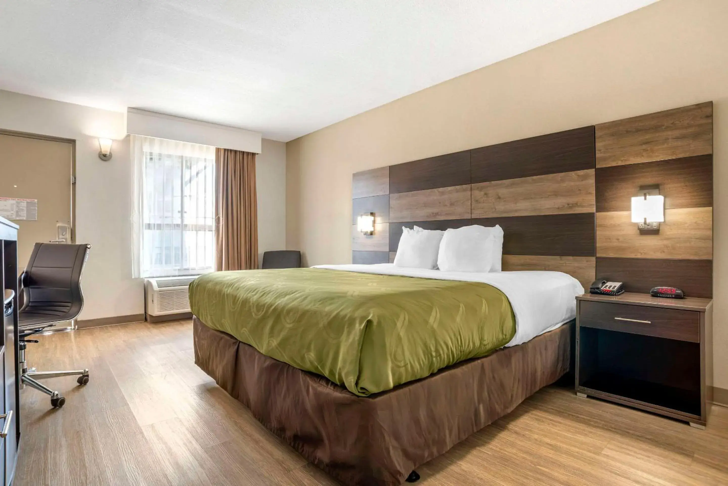 Bedroom, Bed in Quality Inn & Conference Center Panama City Bedroom, Bed in Quality Inn & Conference Center Panama City