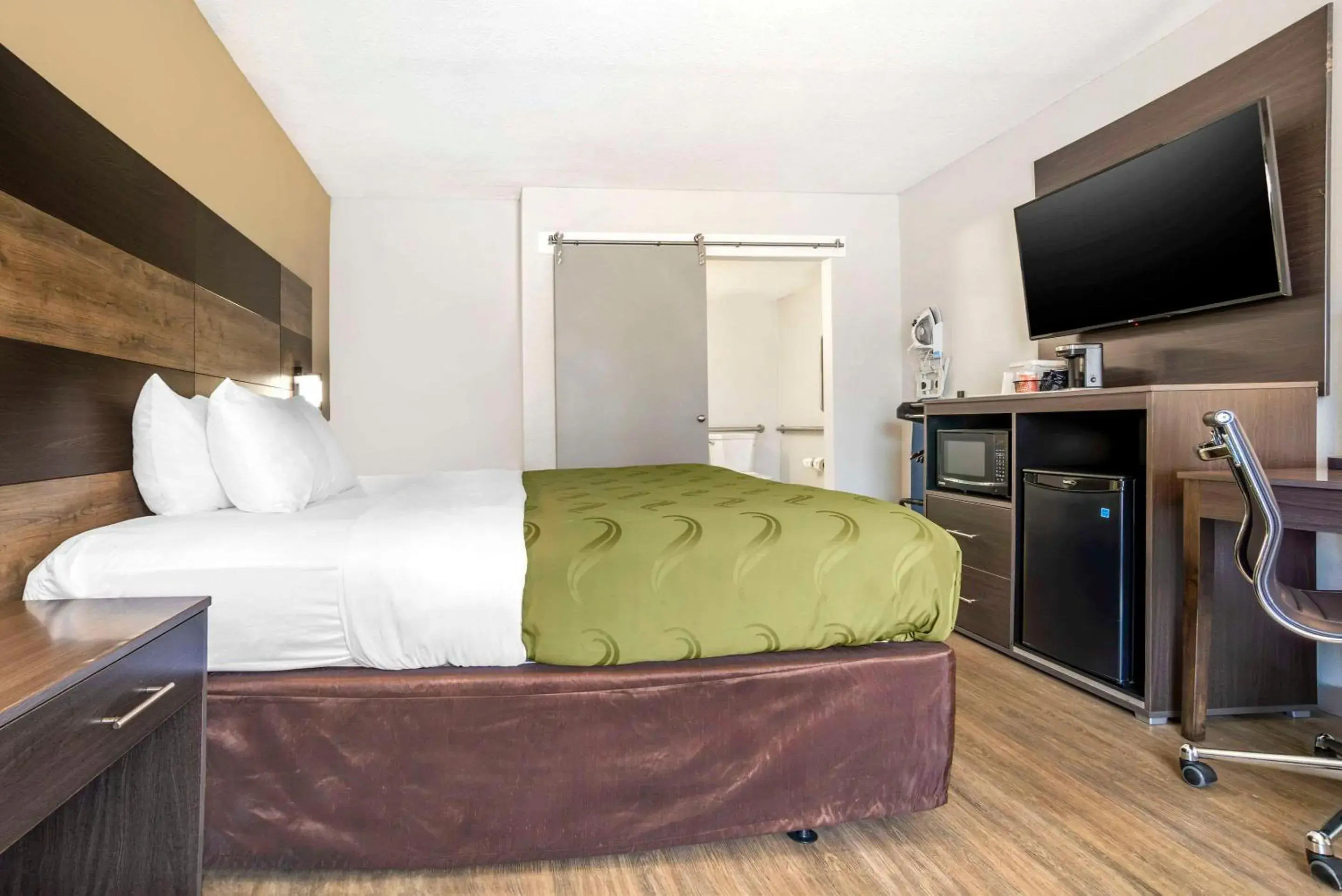 Bedroom, Bed in Quality Inn & Conference Center Panama City Bedroom, Bed in Quality Inn & Conference Center Panama City