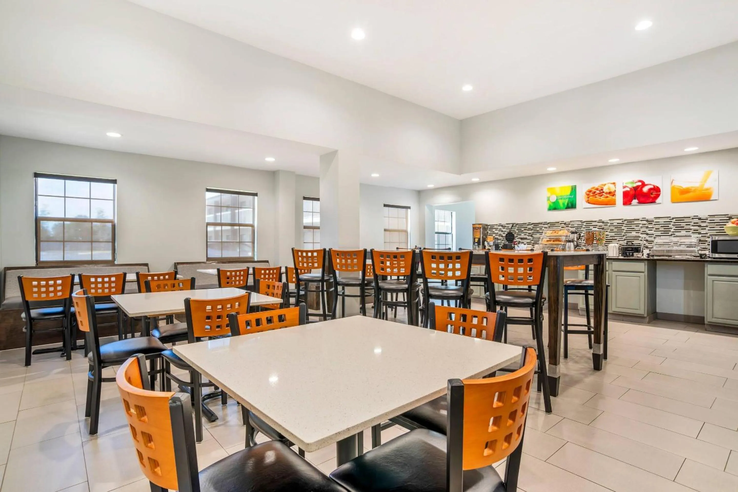 Breakfast in Quality Inn Panama City North