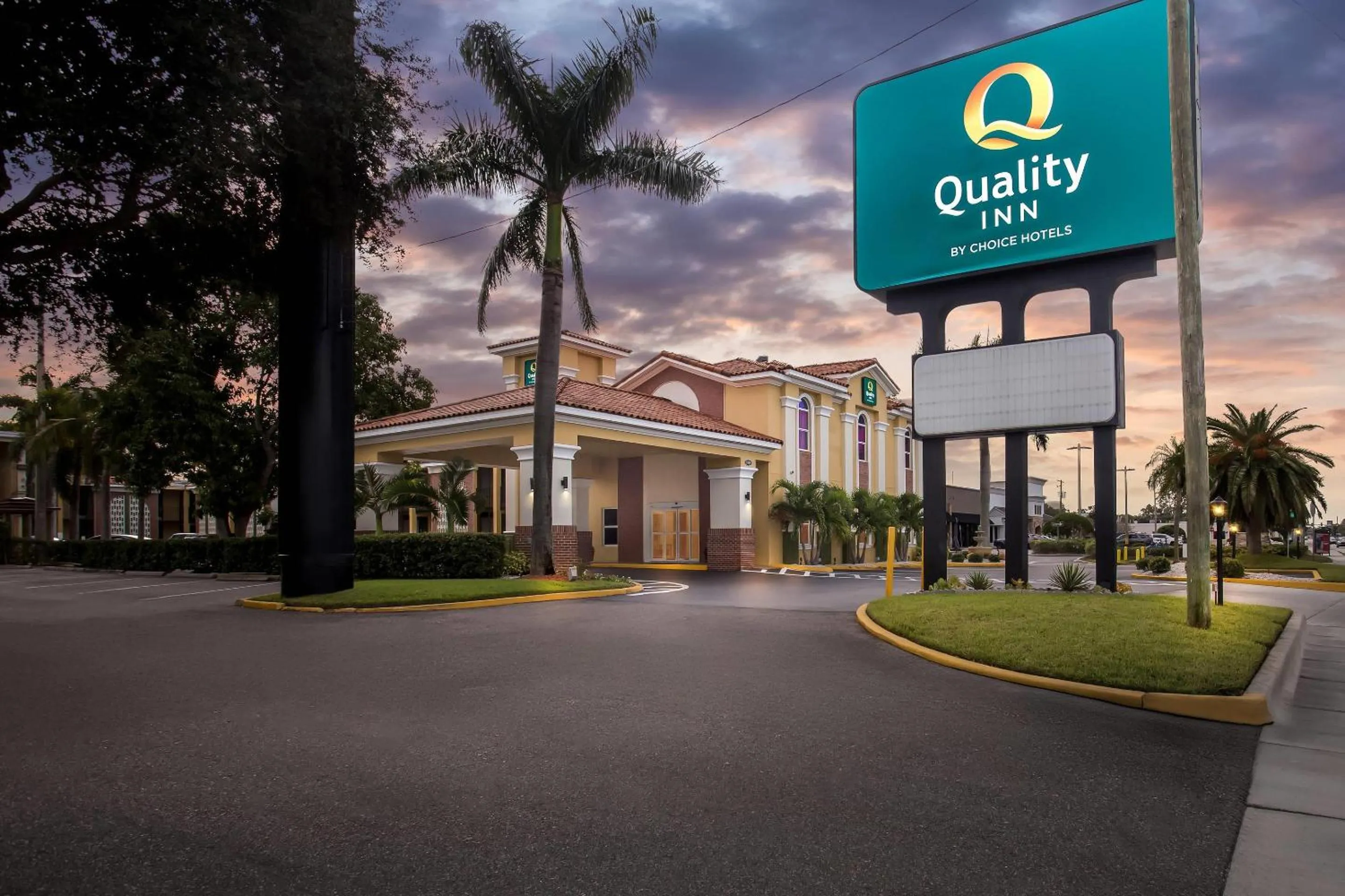 Property building in Quality Inn Tampa Airport - Cruise Port