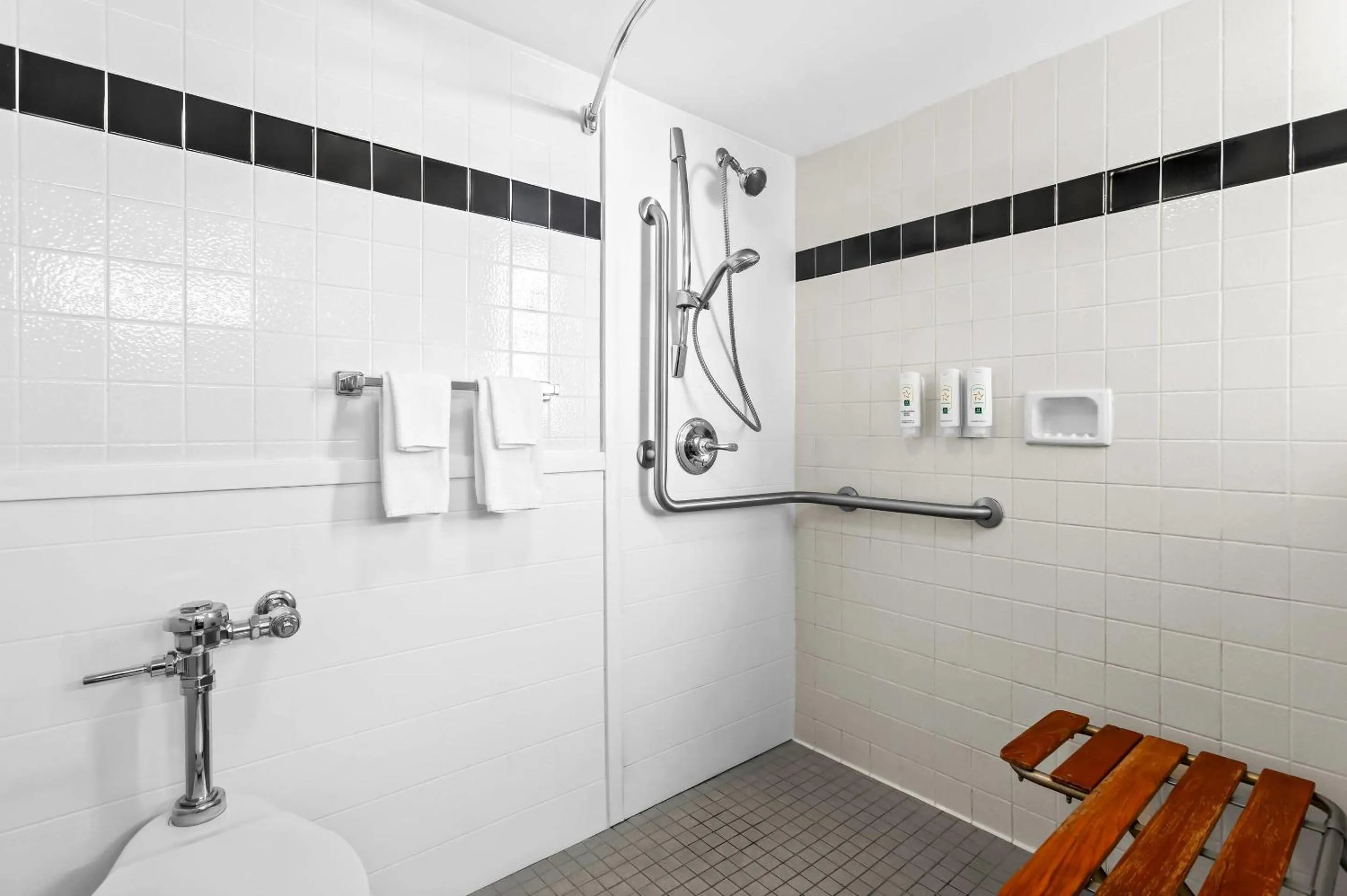 Bedroom in Quality Inn Tampa Airport - Cruise Port