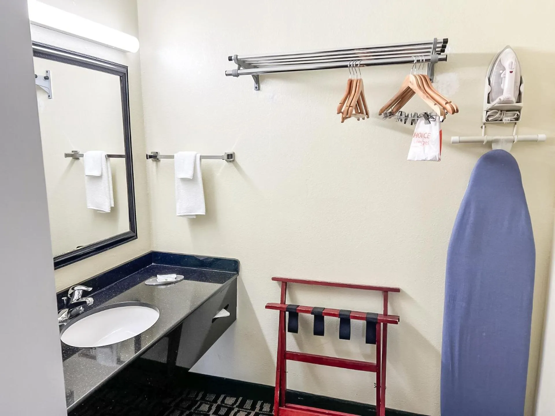 Bathroom in Quality Inn Tampa Airport - Cruise Port