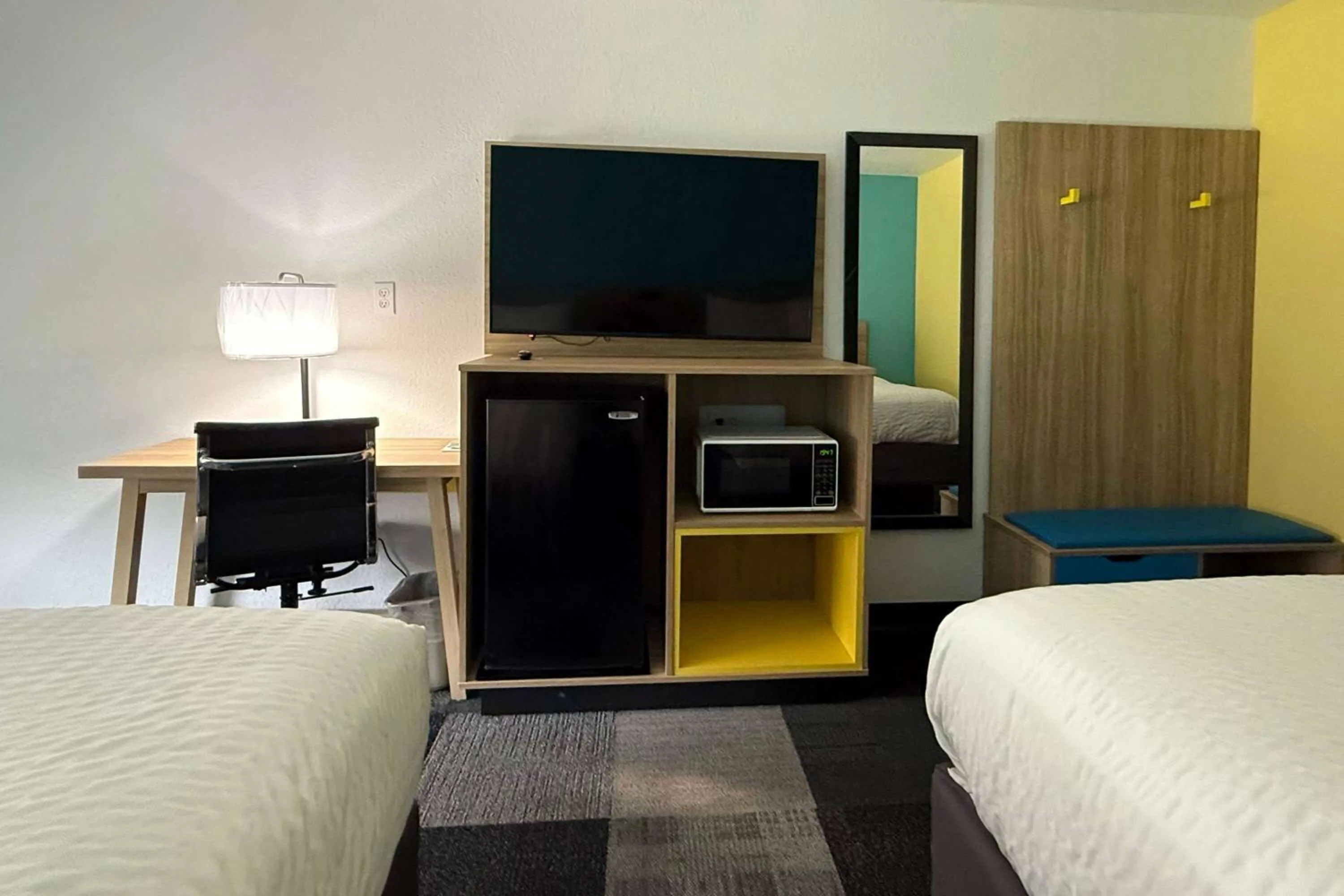Photo of the whole room, Bed in Days Inn by Wyndham Eglin AFB