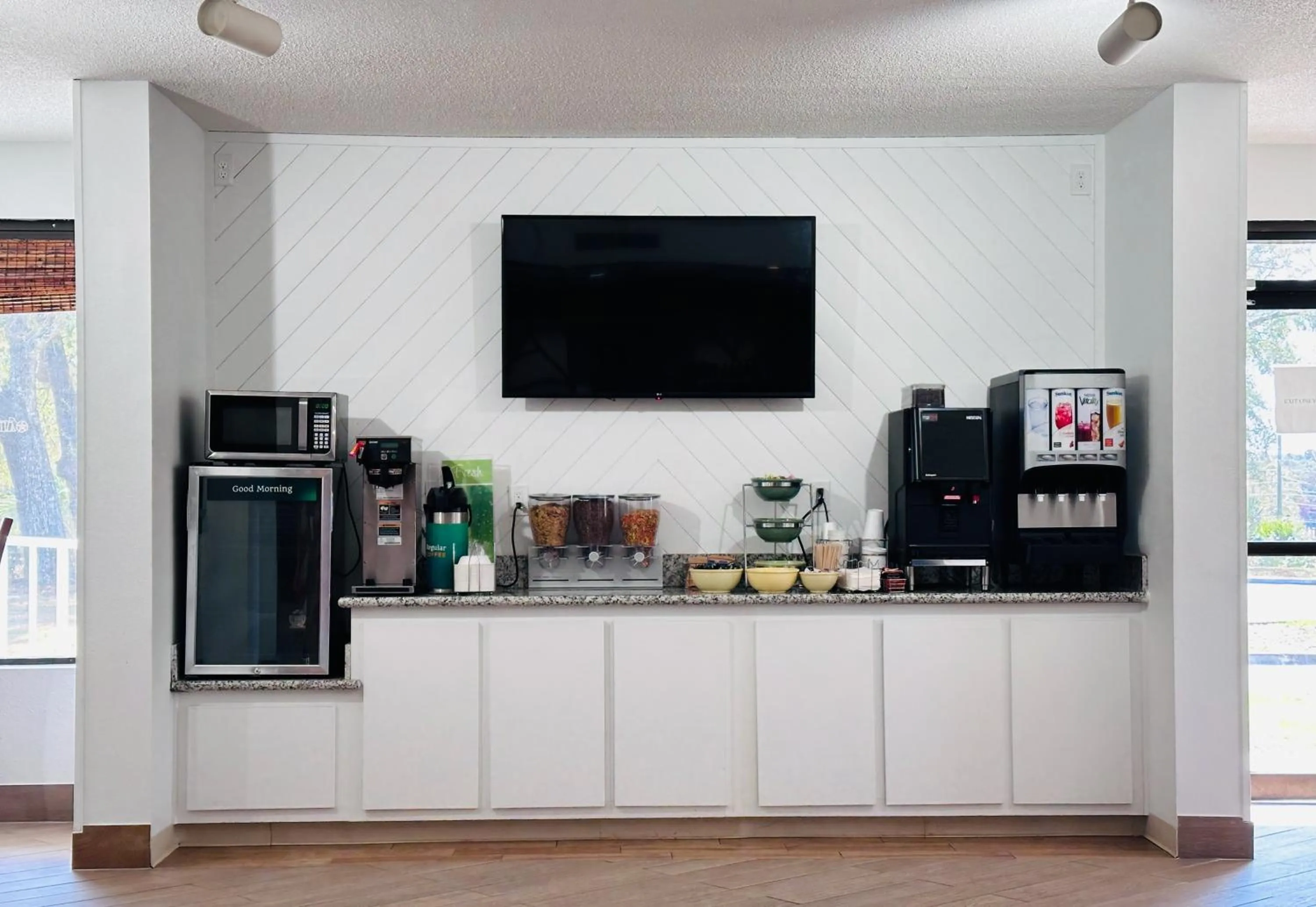 TV and multimedia in Days Inn by Wyndham Eglin AFB