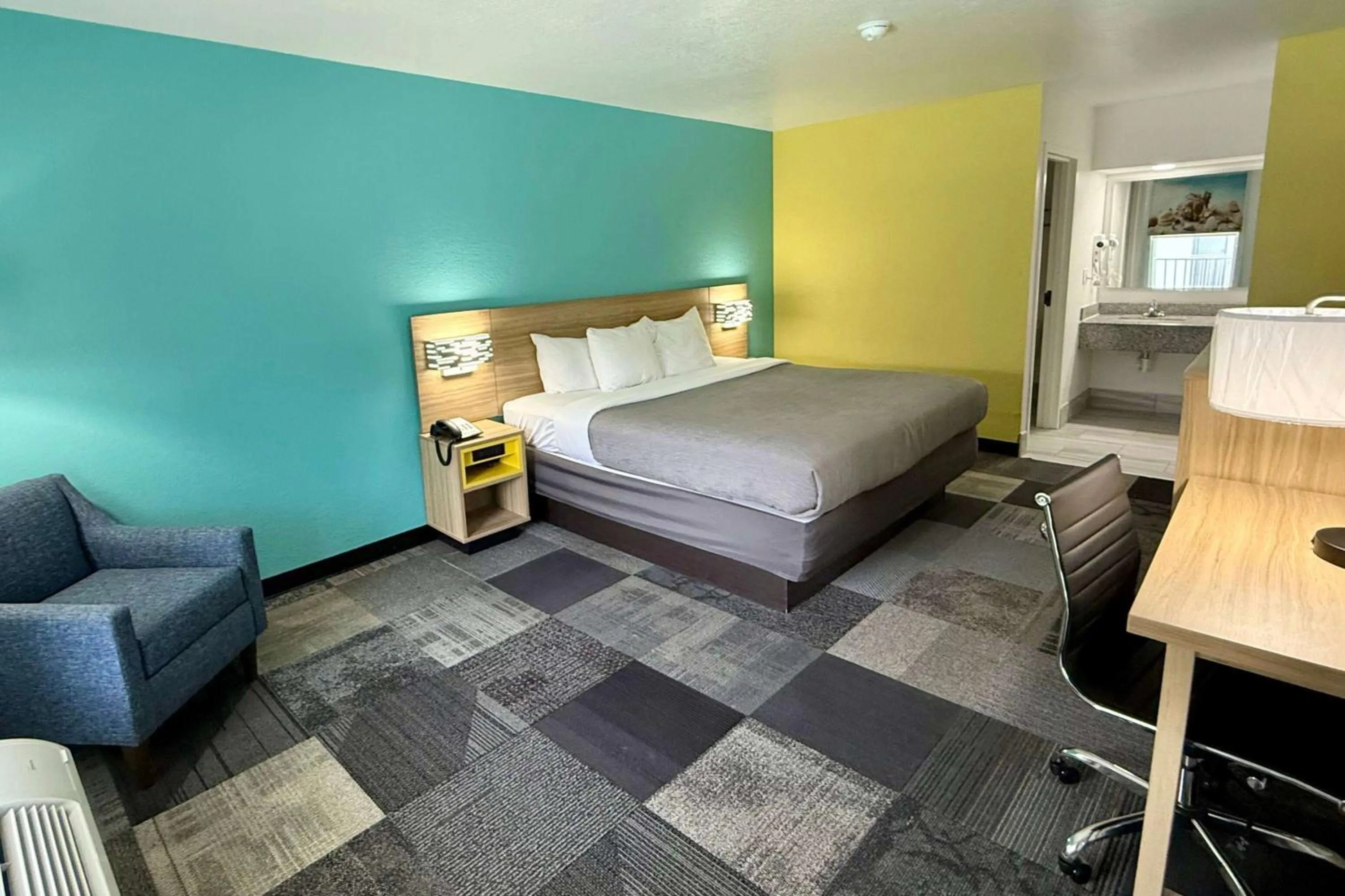 Photo of the whole room, Bed in Days Inn by Wyndham Eglin AFB