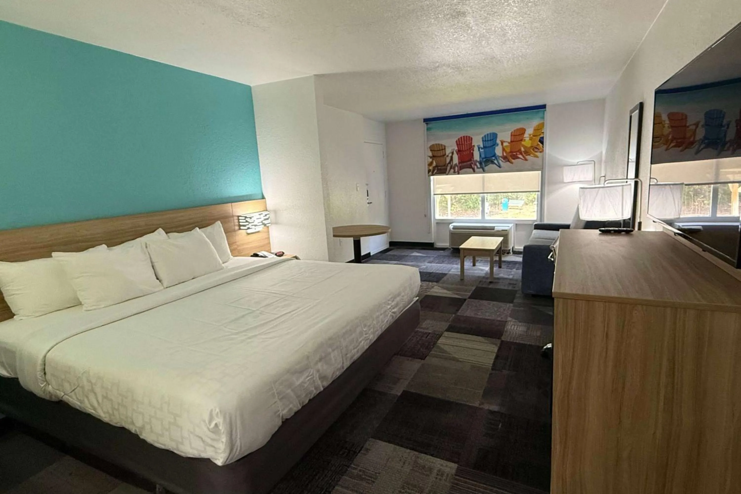 Photo of the whole room, Bed in Days Inn by Wyndham Eglin AFB