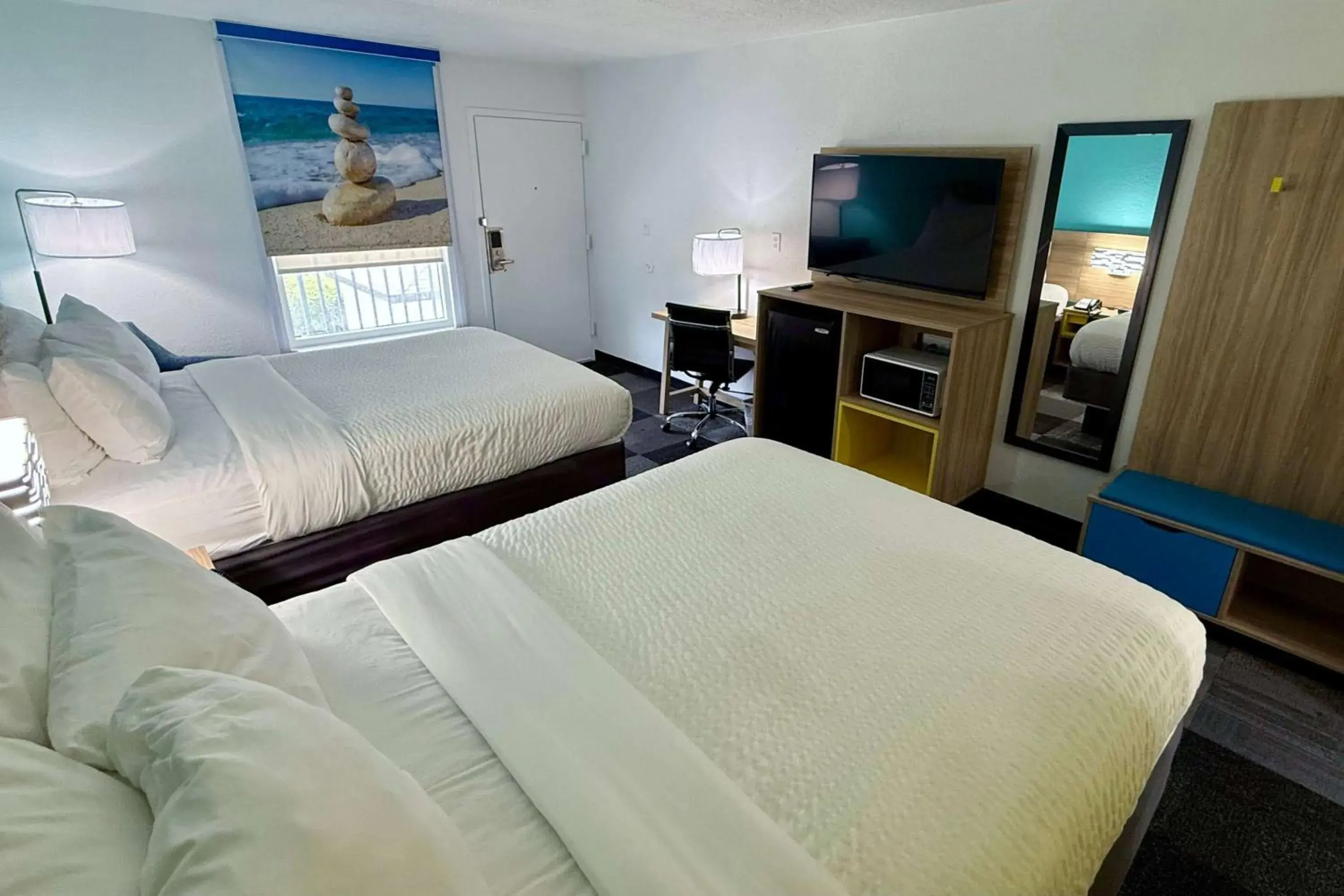 Photo of the whole room, Bed in Days Inn by Wyndham Eglin AFB Photo of the whole room, Bed in Days Inn by Wyndham Eglin AFB